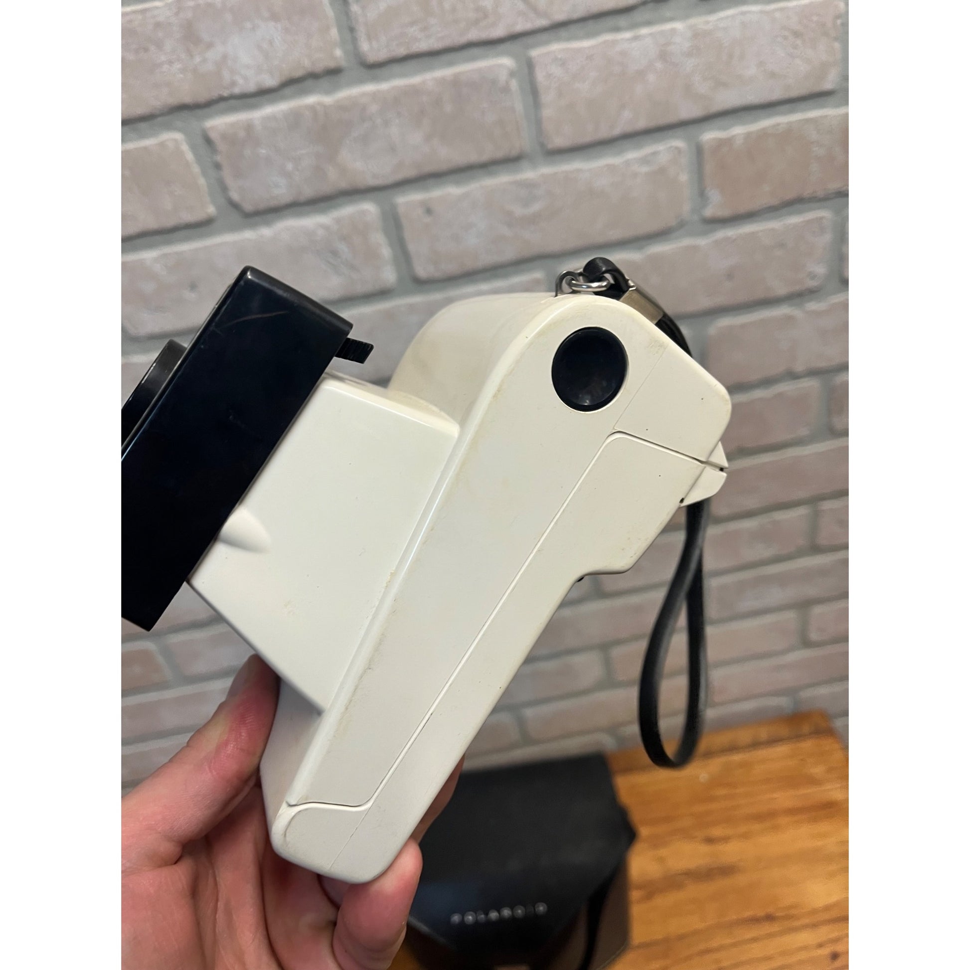 Vintage Polaroid Land Camera Swinger Model 20 w/ Carrying Case -- Untested