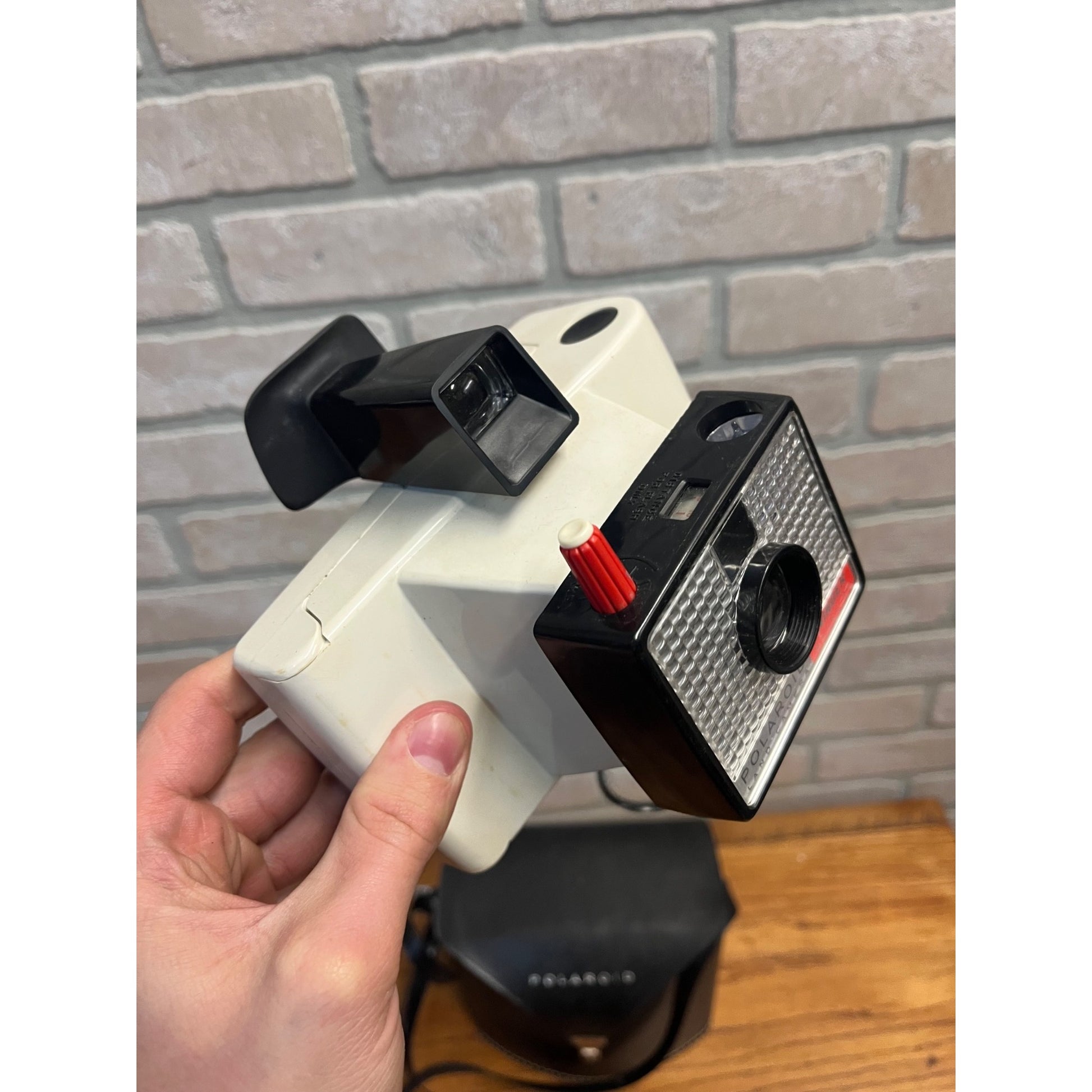 Vintage Polaroid Land Camera Swinger Model 20 w/ Carrying Case -- Untested