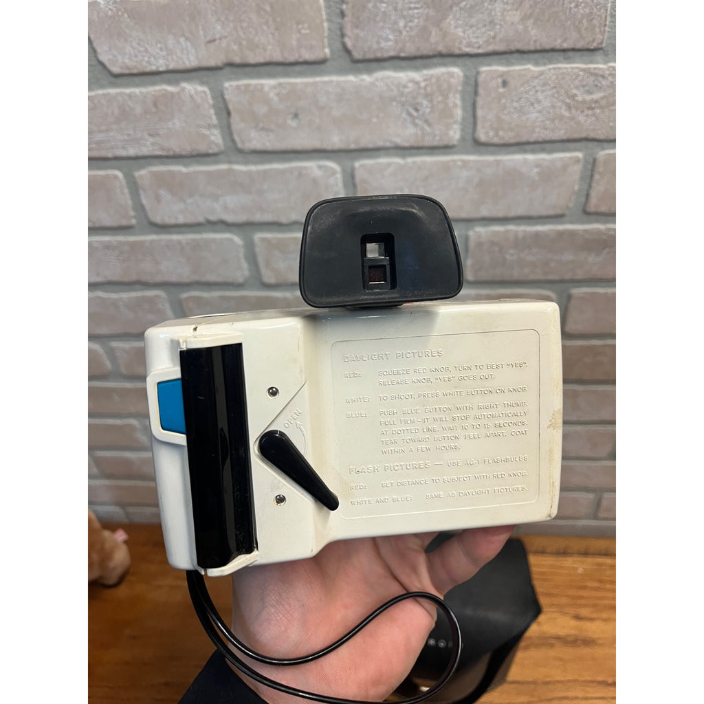 Vintage Polaroid Land Camera Swinger Model 20 w/ Carrying Case -- Untested