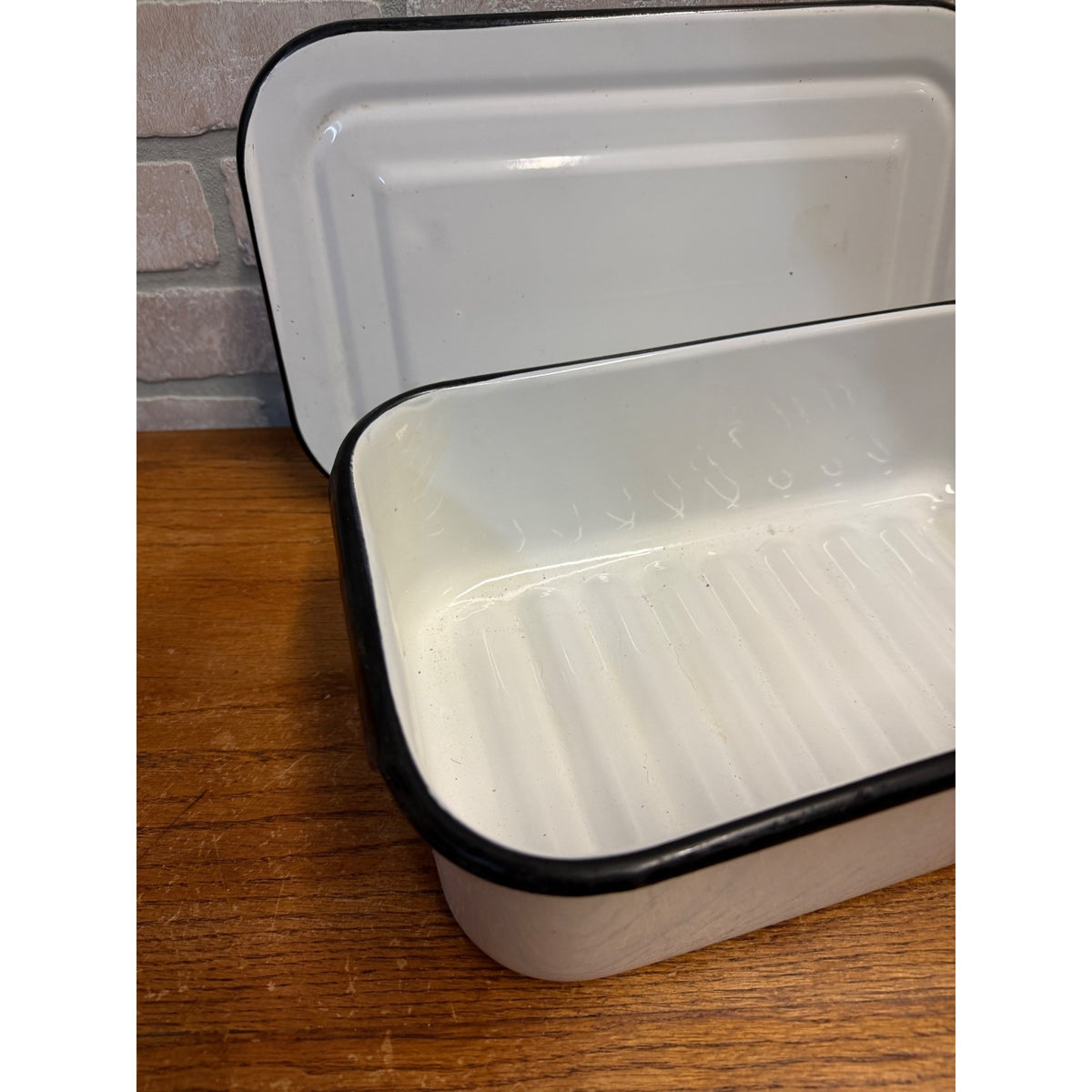 White Enamelware Pan with Lid Refrigerator Storage Crisper Box Rectangle Enamel