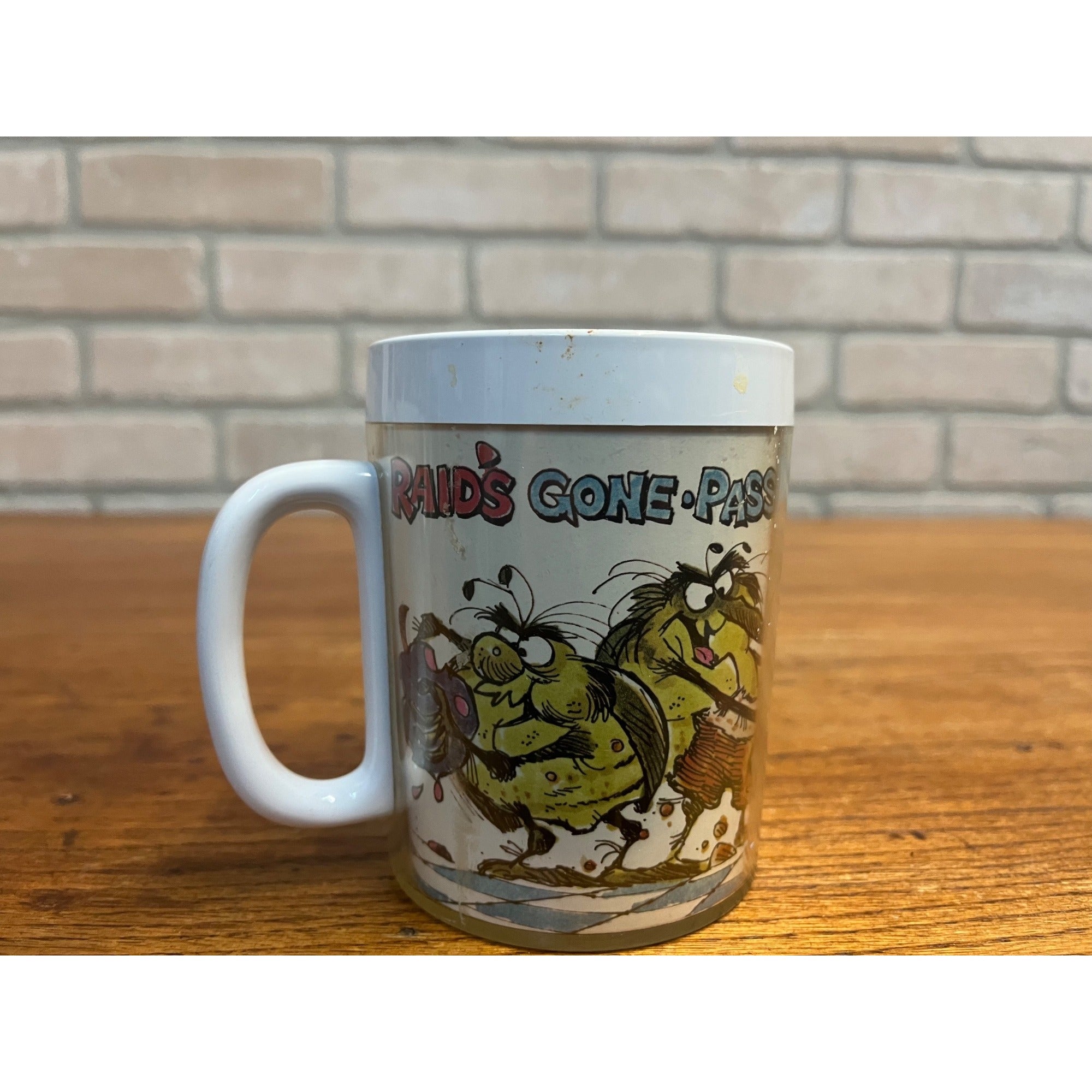 Vintage Raid Bug Spray Killer Promo Mugs West Bend Thermo-Serv Advertising