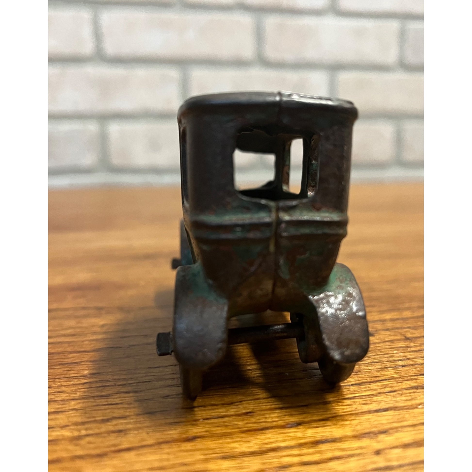 Arcade Cast Iron 1920s Ford Model T Tudor Green Sedan Toy Car