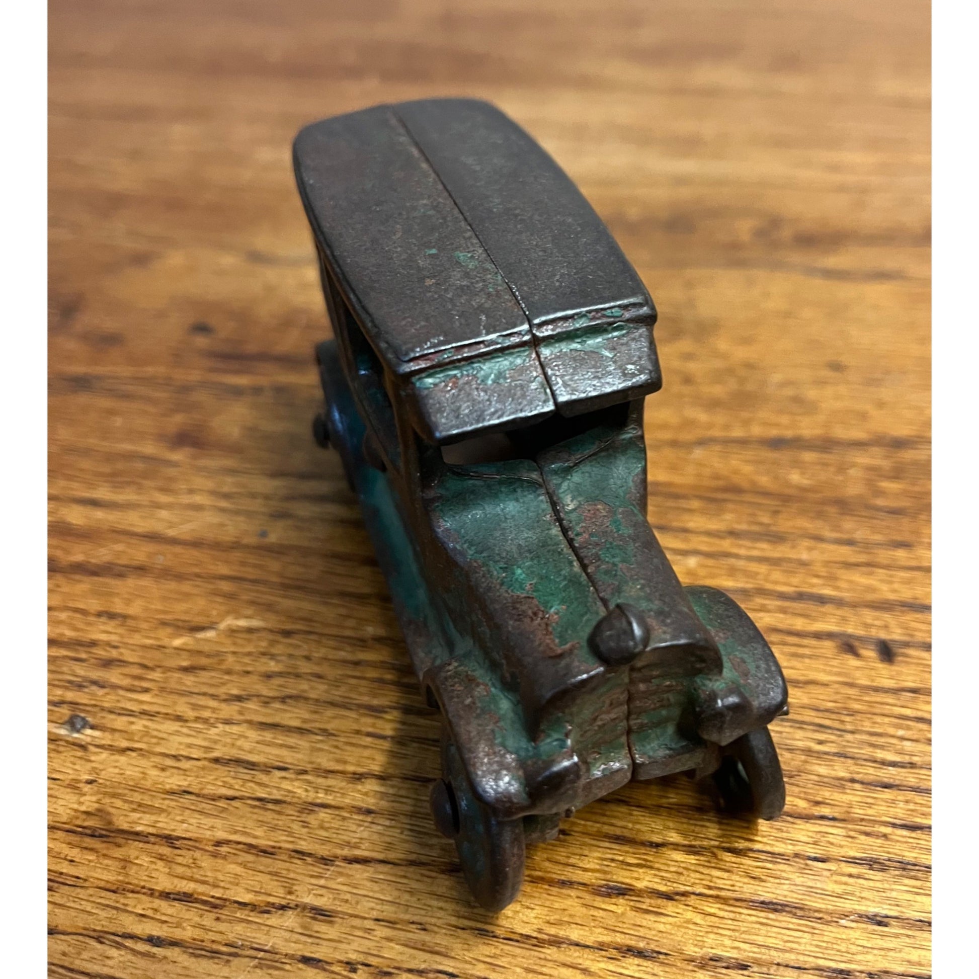 Arcade Cast Iron 1920s Ford Model T Tudor Green Sedan Toy Car