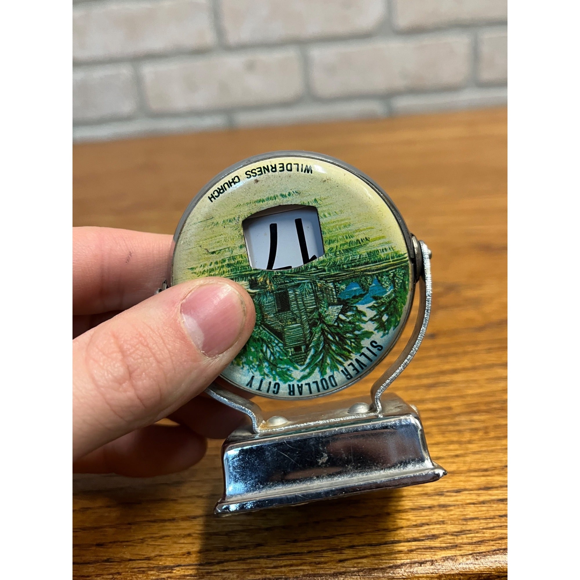 Vintage Perpetual Flip Mechanical Desktop Calendar Metal Silver Dollar City