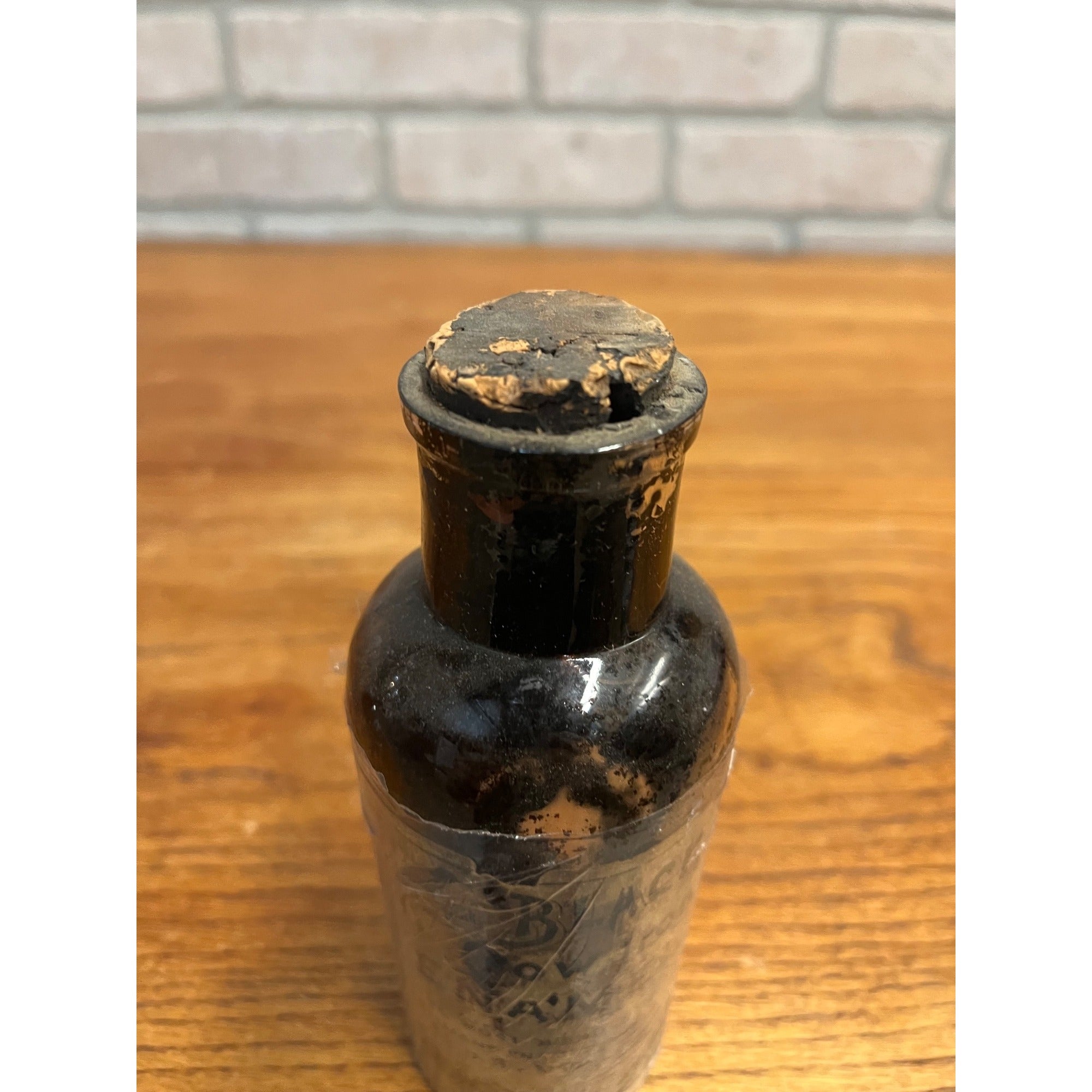 RARE Antique 1880s Old Black Crow Stove Polish Milwaukee, Wis Amber Bottle Label