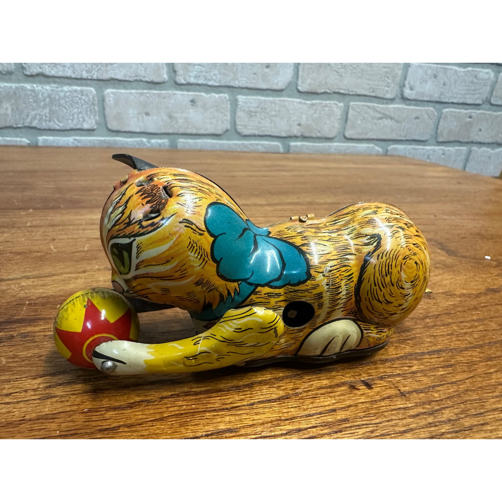 Vintage 1950s Marx Tin Litho Wind-Up Cat Chasing Ball Toy - No Key - As-Is