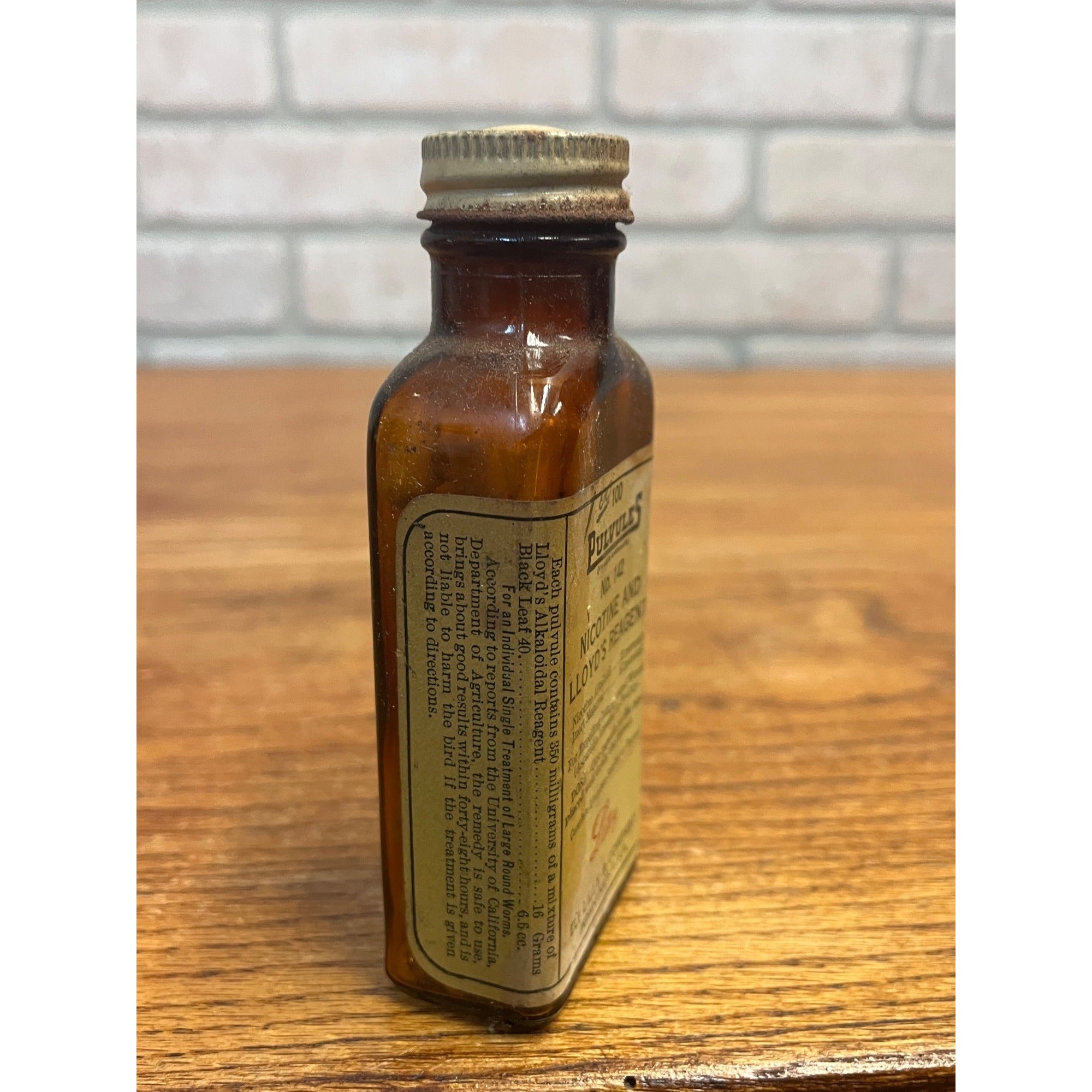 Vintage Eli Lilly Nicotine & Lloyd's Reagent Capsule 4-3/4" Bottle with Contents