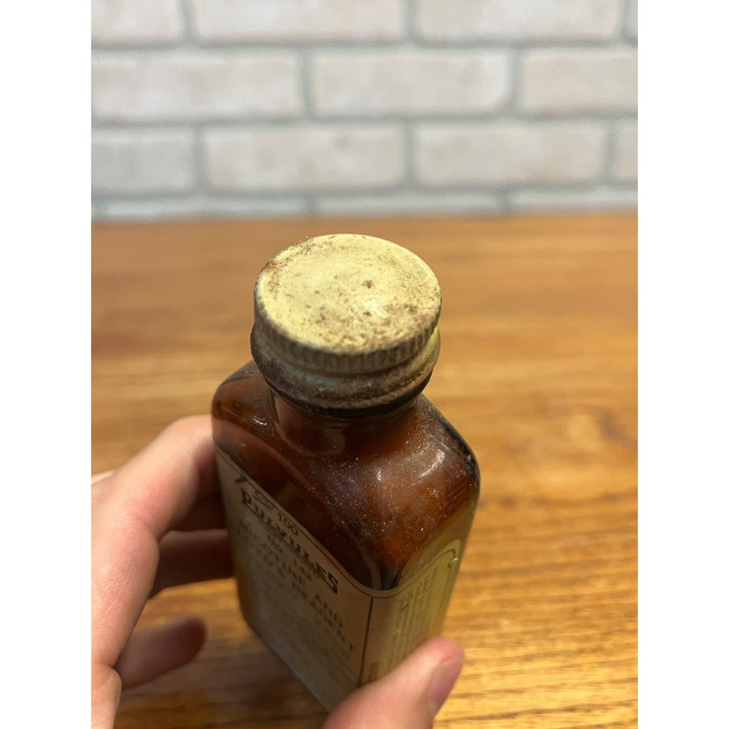 Vintage Eli Lilly Nicotine & Lloyd's Reagent Capsule 4-3/4" Bottle with Contents