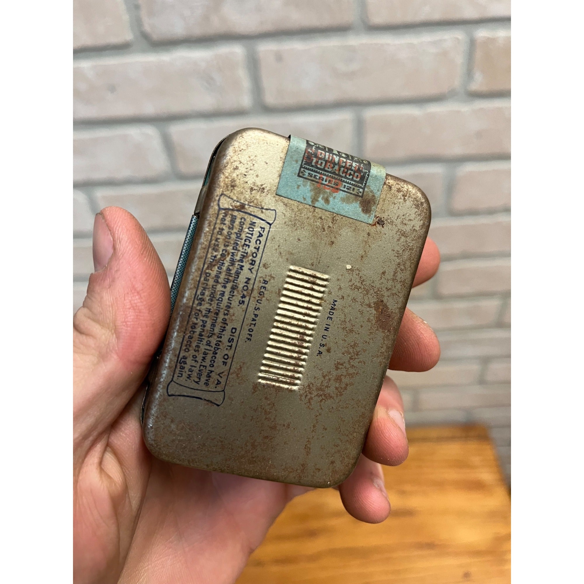 Edgeworth Extra High Grade Sliced Pipe Tobacco Tin: Pocket Size Tobacco Tin