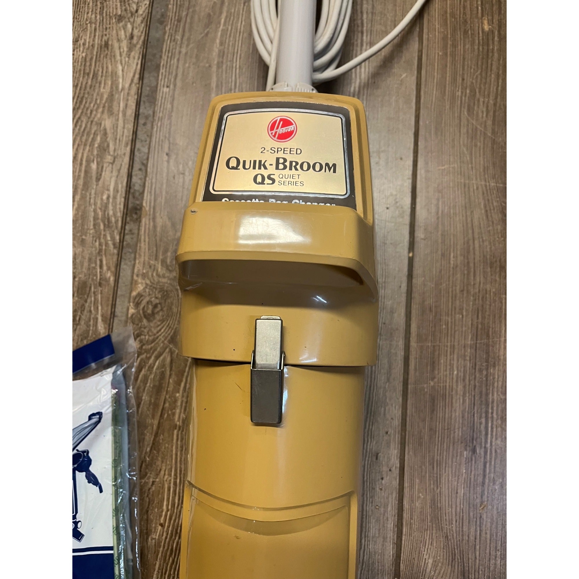 Hoover 2-Speed Quik Broom Quiet Series Vacuum Cleaner Works W/ Extra Bags