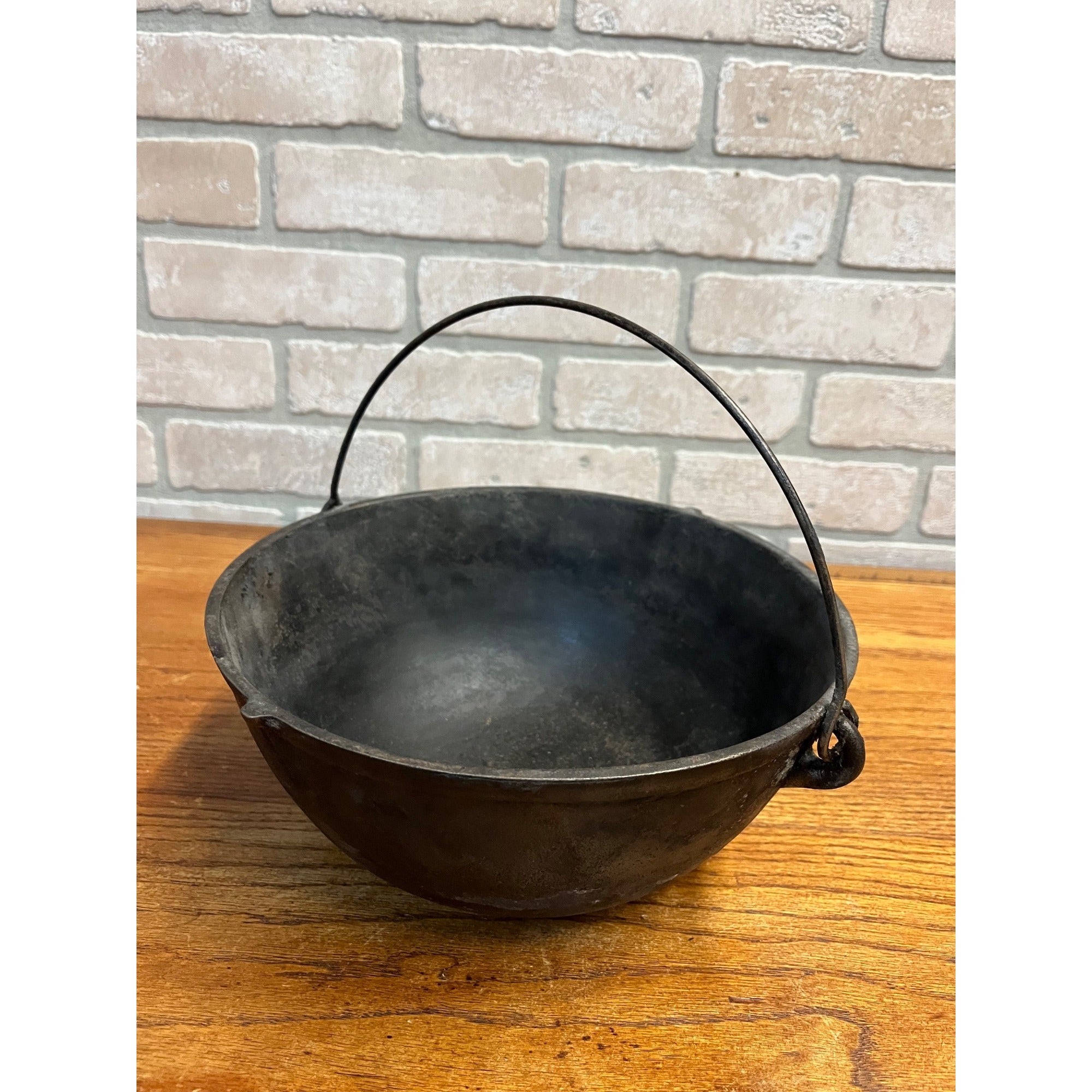 Antique 19th c. Cast Iron Gate Marked 1800s Cowboy Kettle Camping Cookware Pot