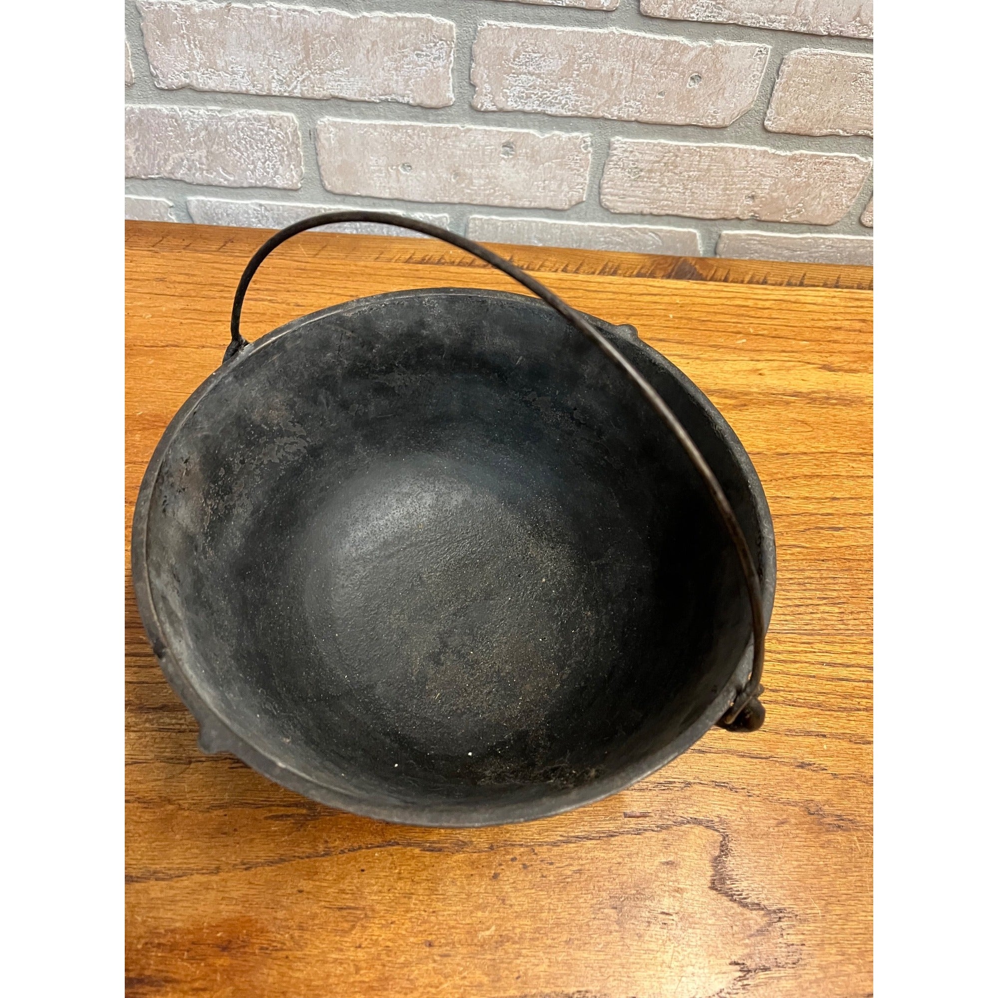 Antique 19th c. Cast Iron Gate Marked 1800s Cowboy Kettle Camping Cookware Pot