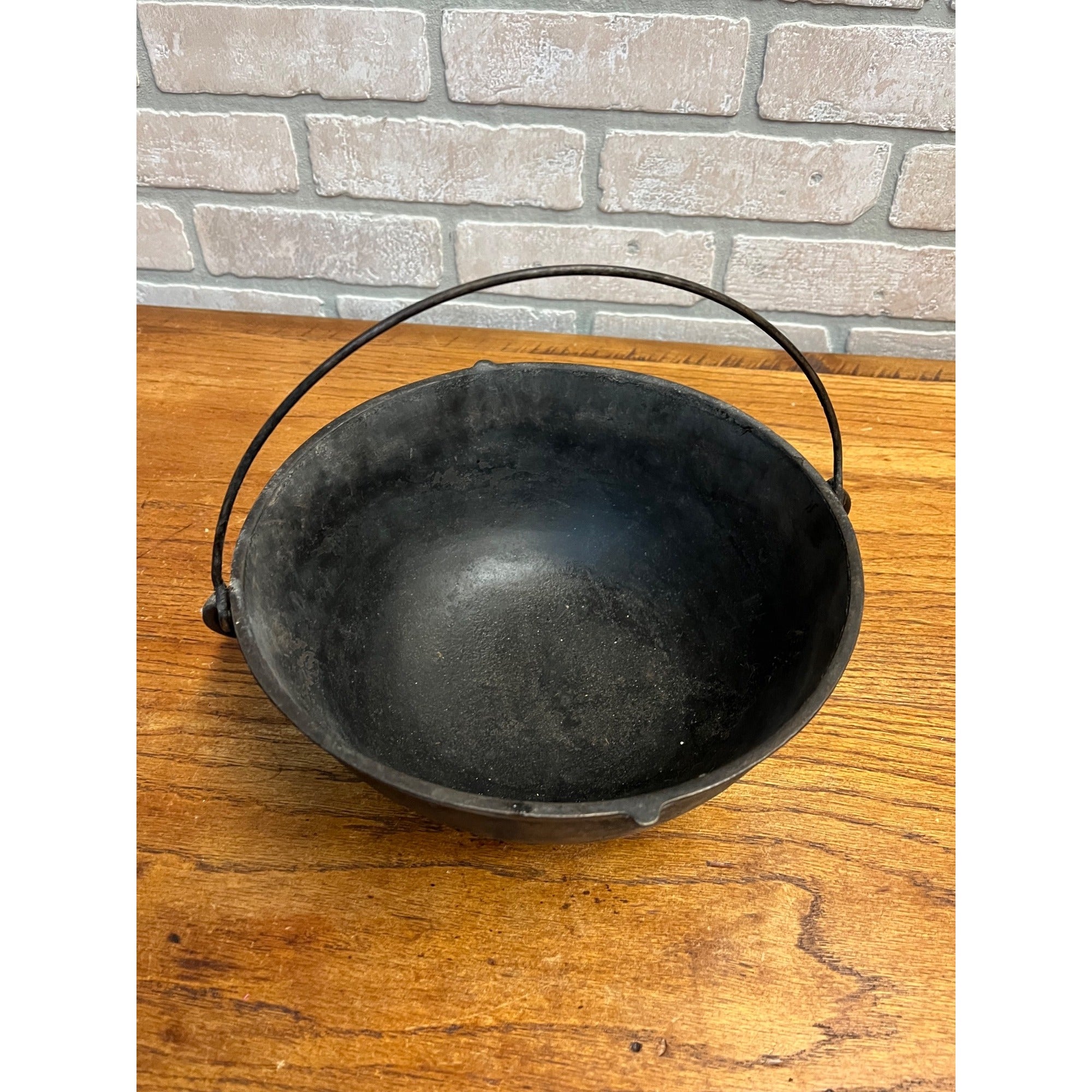 Antique 19th c. Cast Iron Gate Marked 1800s Cowboy Kettle Camping Cookware Pot