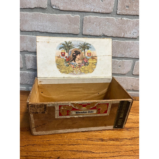 Vintage 1920s Milwaukee Clubs Wooden Cigar Box M. Valle Y Ca. Cuba