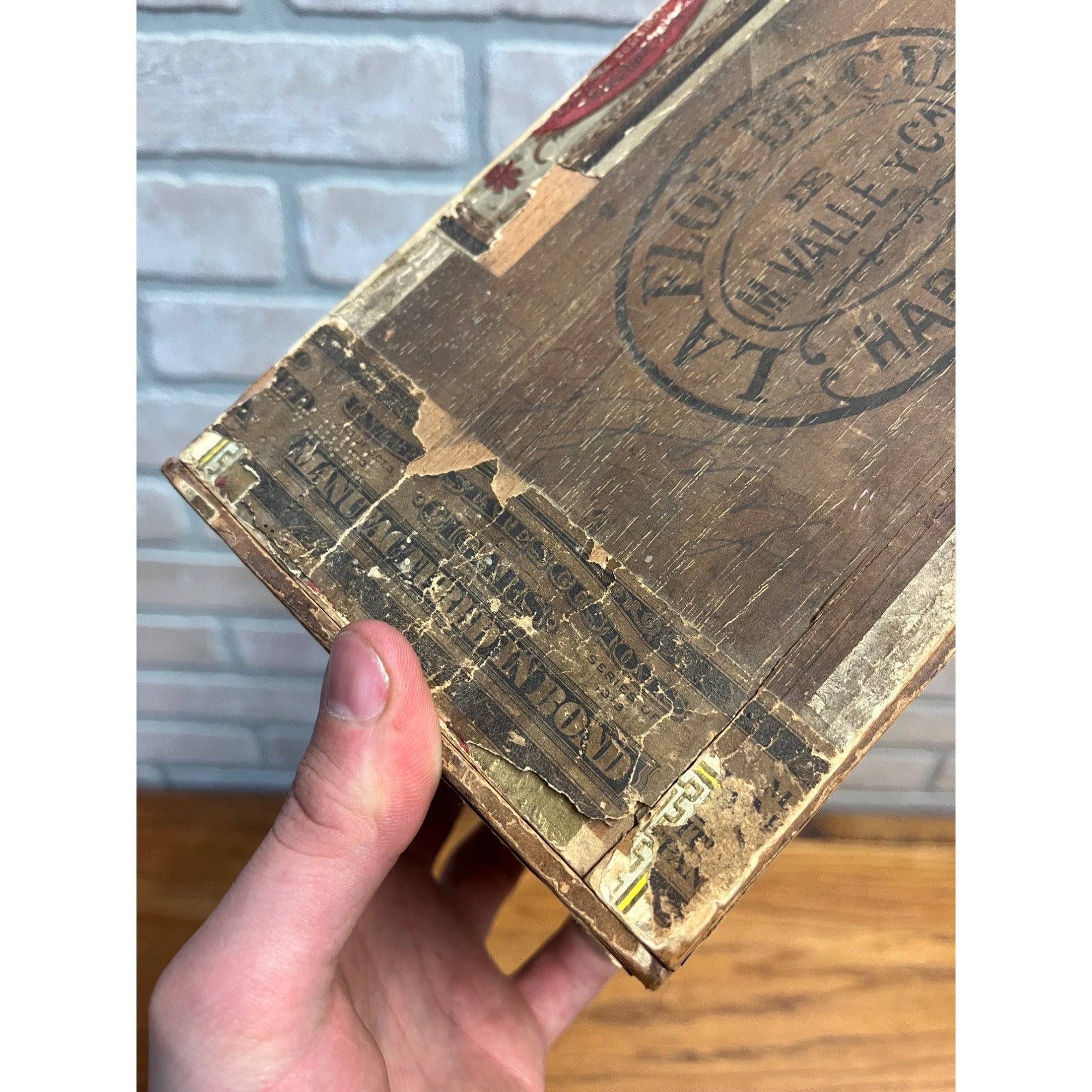 Vintage 1920s Milwaukee Clubs Wooden Cigar Box M. Valle Y Ca. Cuba