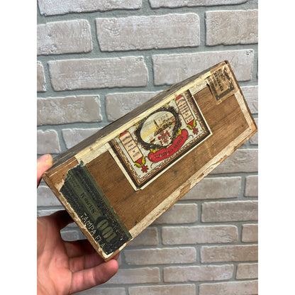 Vintage 1920s Milwaukee Clubs Wooden Cigar Box M. Valle Y Ca. Cuba