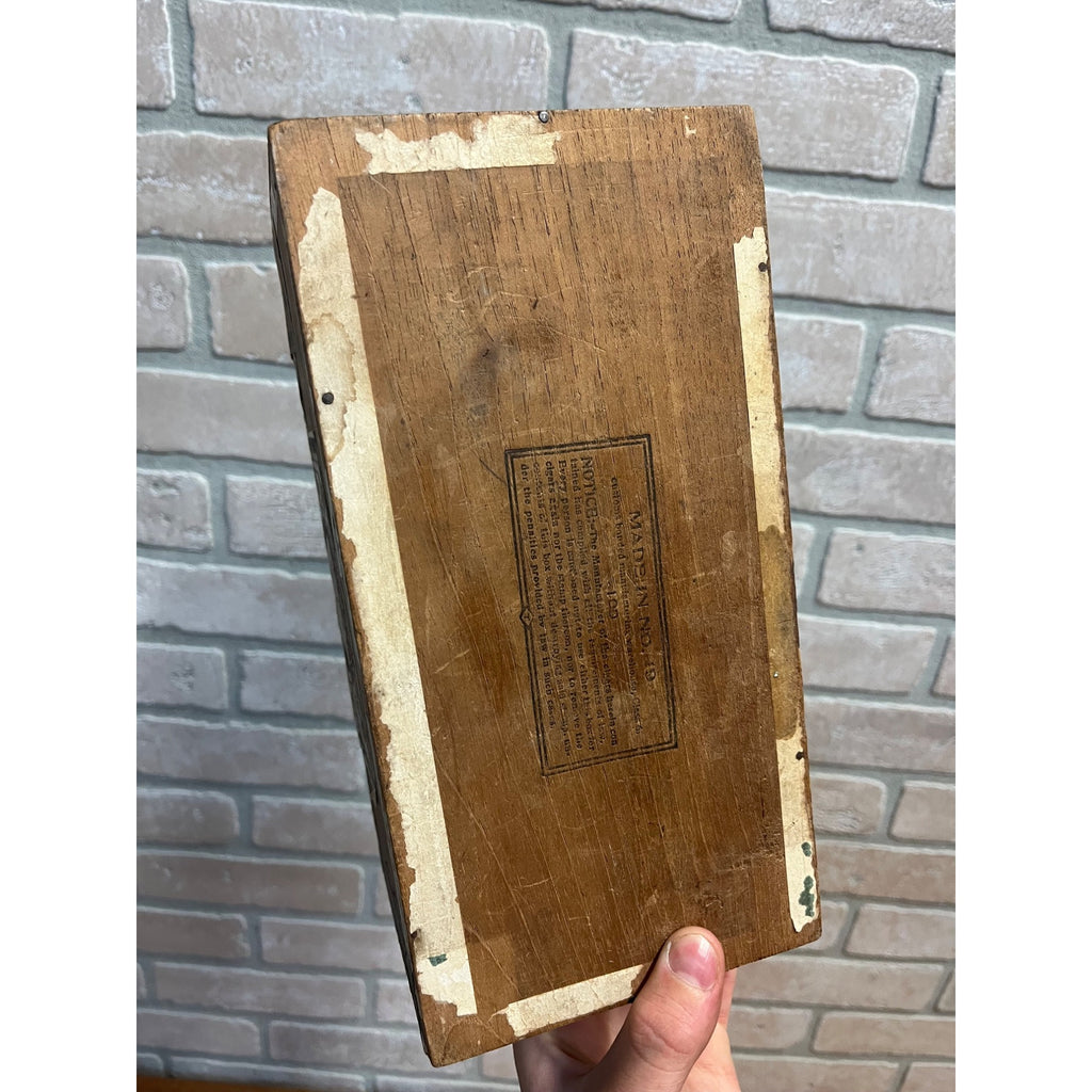Vintage 1920s Milwaukee Clubs Wooden Cigar Box M. Valle Y Ca. Cuba