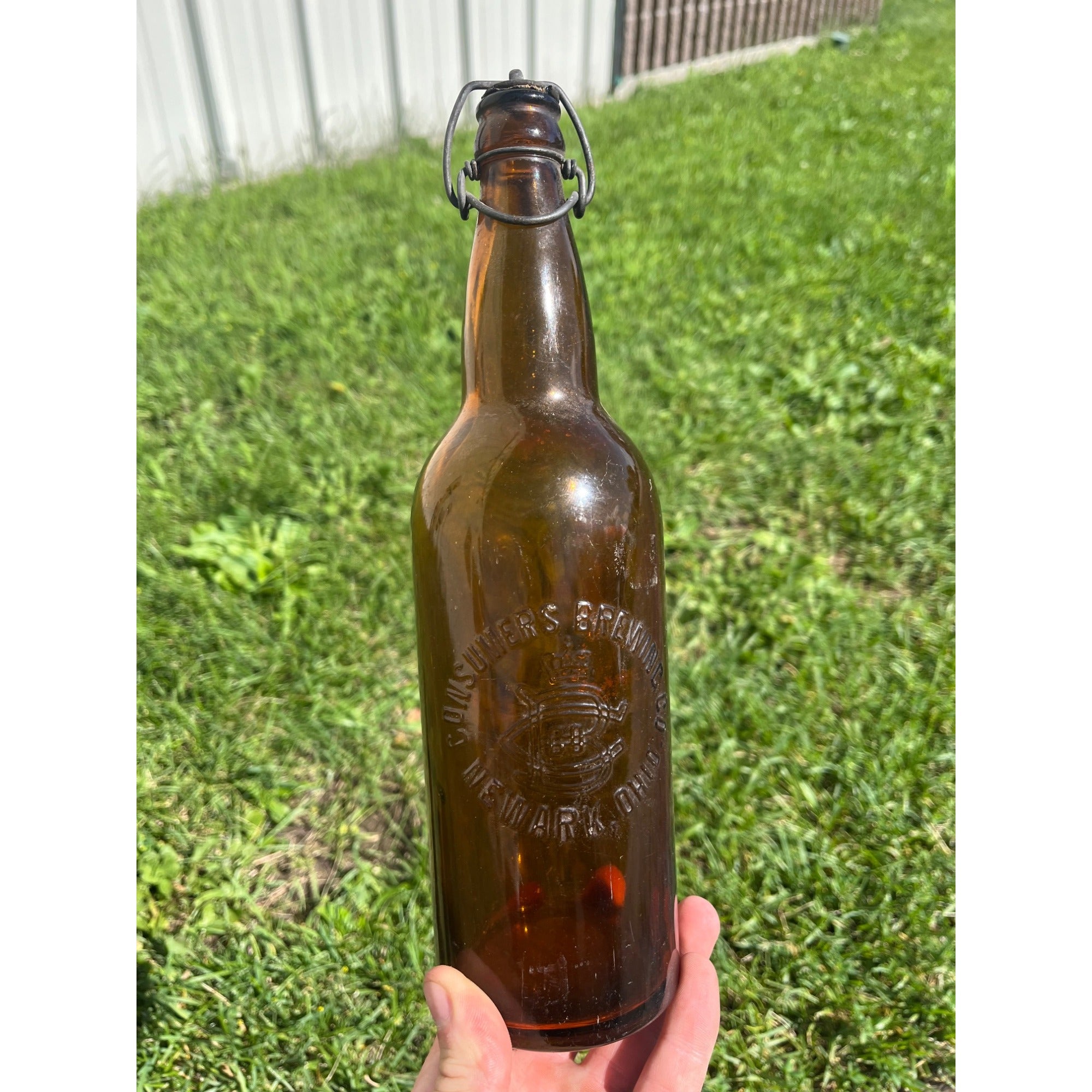 Vintage Consumers Brewing Company Newark Ohio Amber Quart Bottle