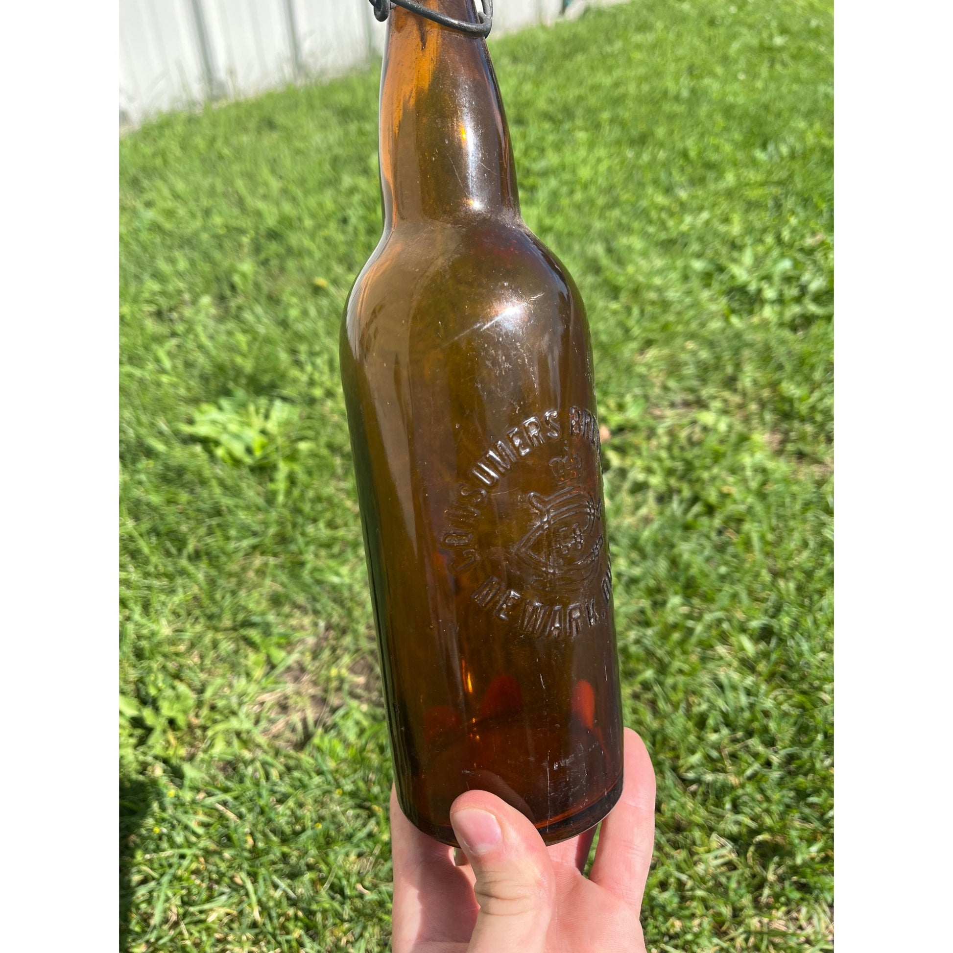 Vintage Consumers Brewing Company Newark Ohio Amber Quart Bottle
