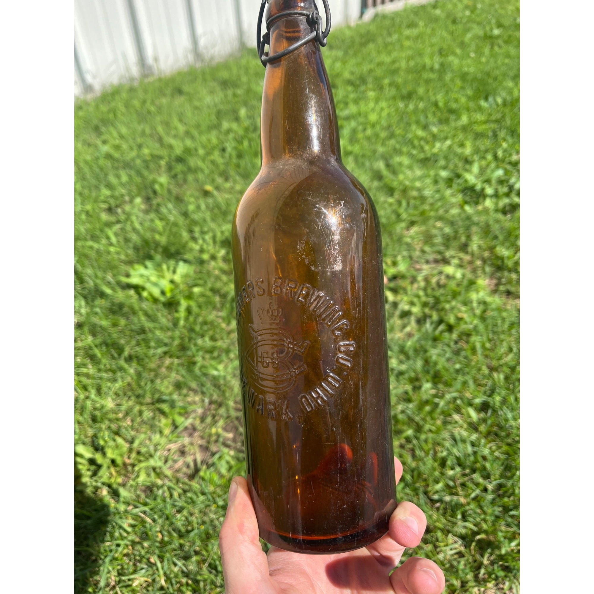 Vintage Consumers Brewing Company Newark Ohio Amber Quart Bottle