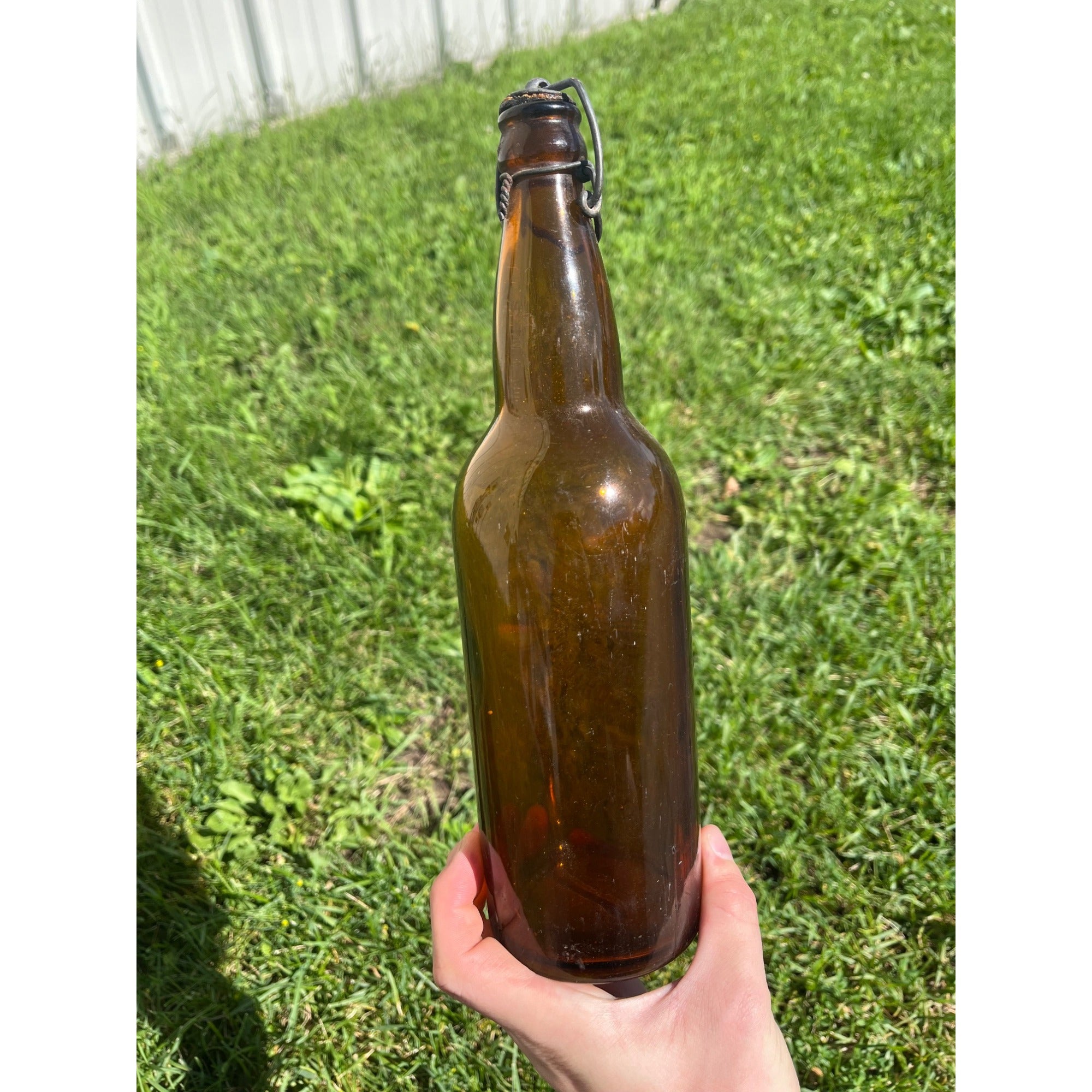 Vintage Consumers Brewing Company Newark Ohio Amber Quart Bottle