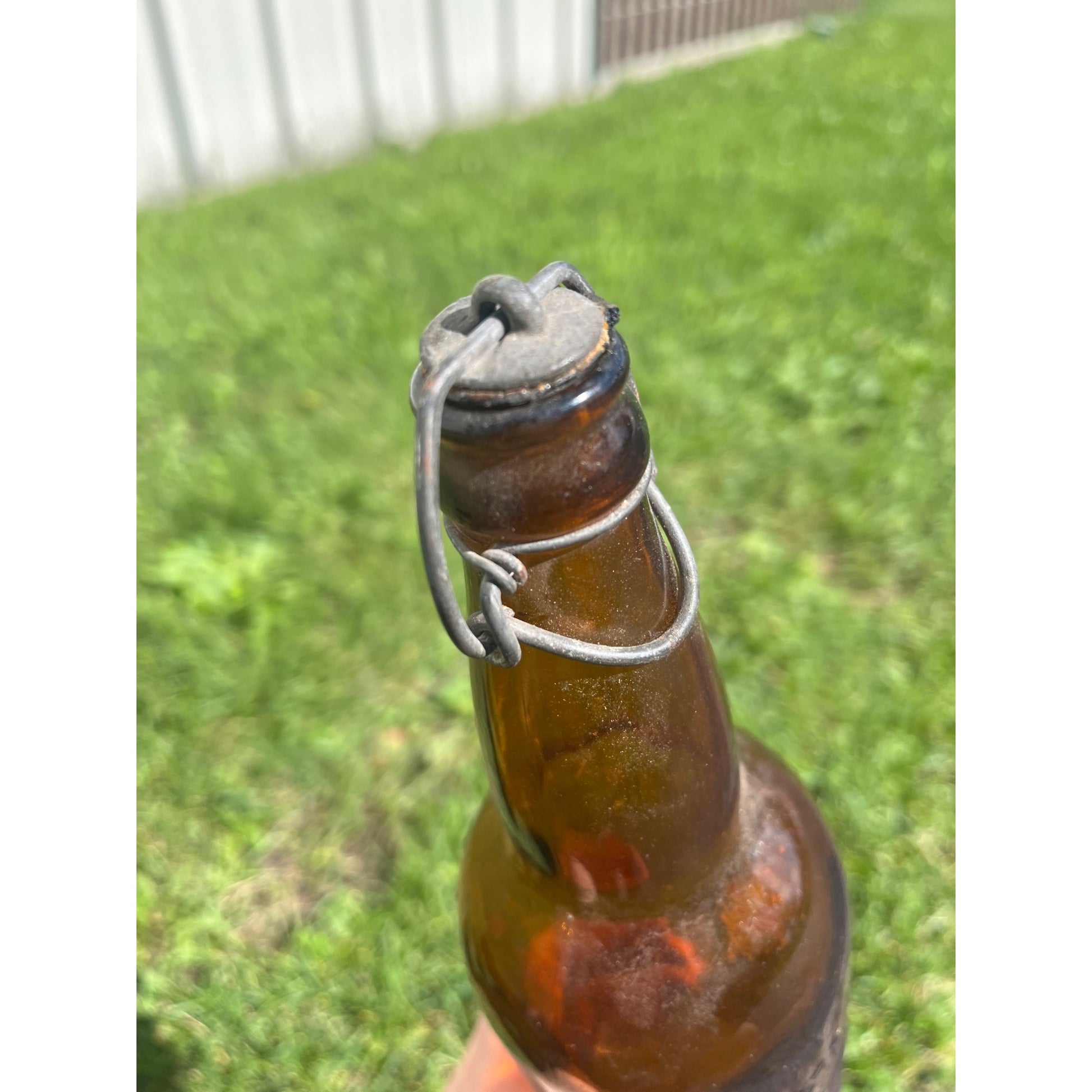 Vintage Consumers Brewing Company Newark Ohio Amber Quart Bottle