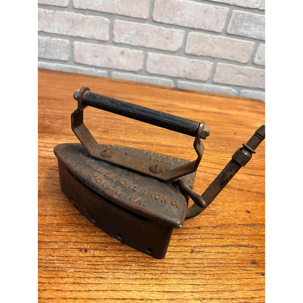 Vintage IWANTU Comfort Iron Strause Gas Sad Iron  No. 6.  w/ Trivet 1910