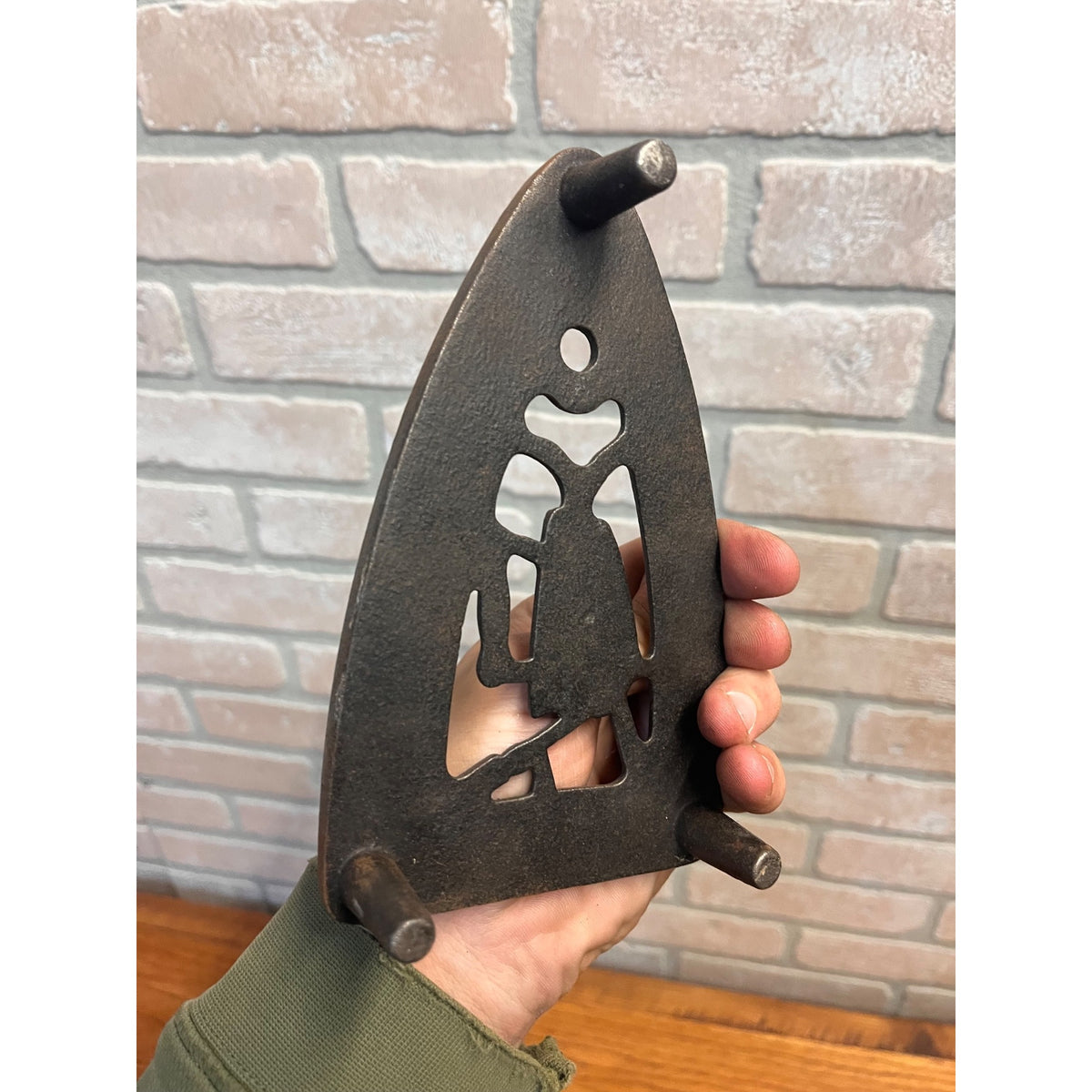 Vintage IWANTU Comfort Iron Strause Gas Sad Iron  No. 6.  w/ Trivet 1910