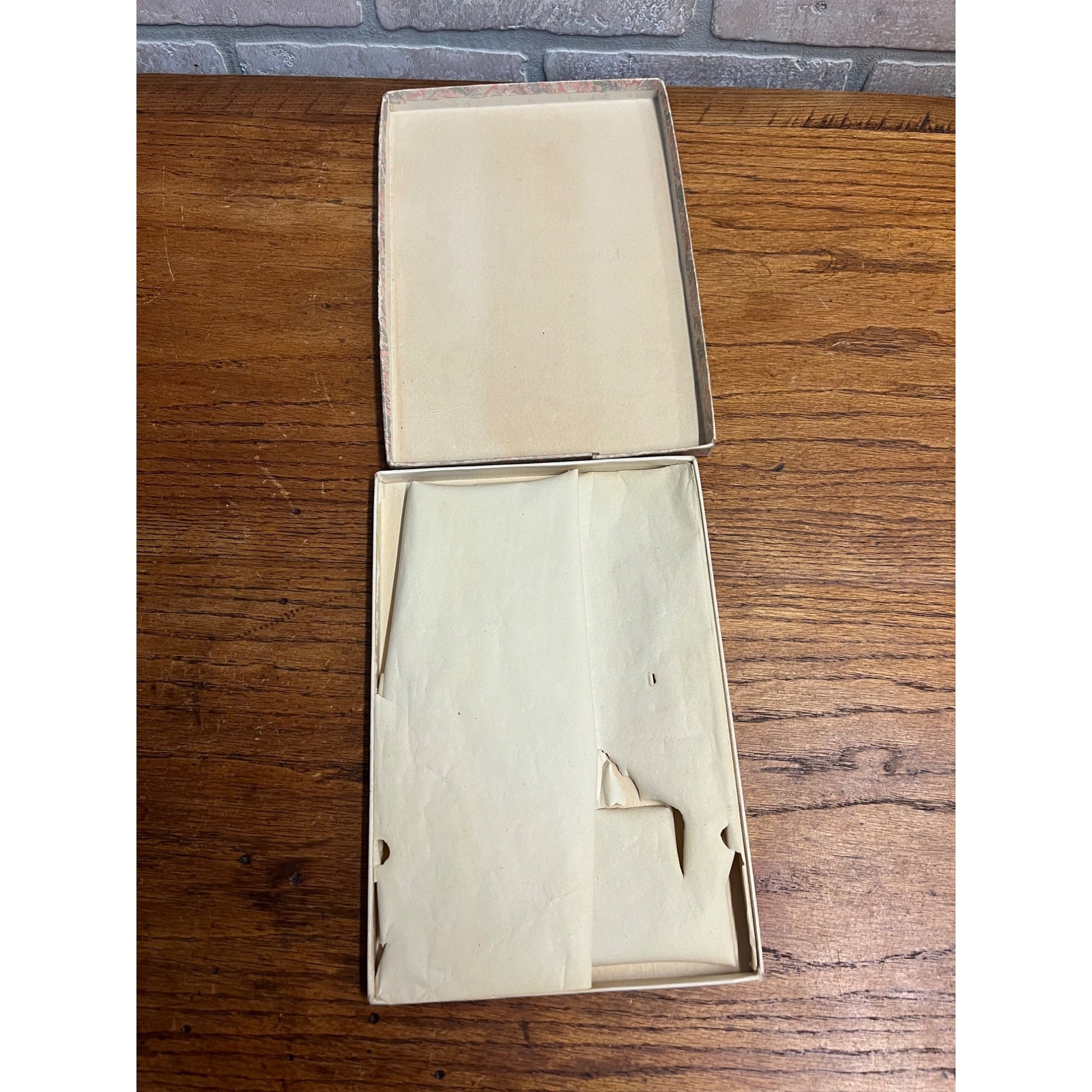 Vintage Valor Hosiery Company Stockings Lingerie Silk Hose Box Art Deco Nouveau