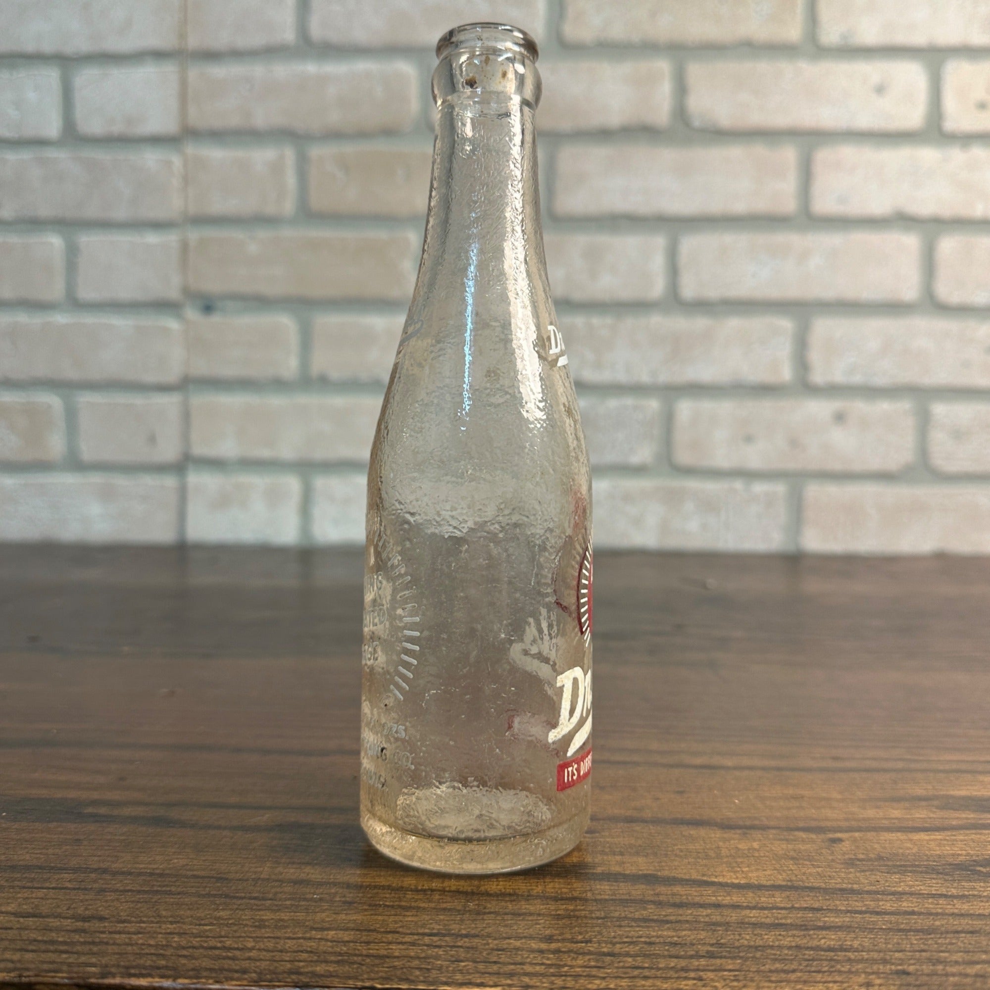 SCARCE Dr Wells Milwaukee Wisconsin ACL 7oz Soda Bottle
