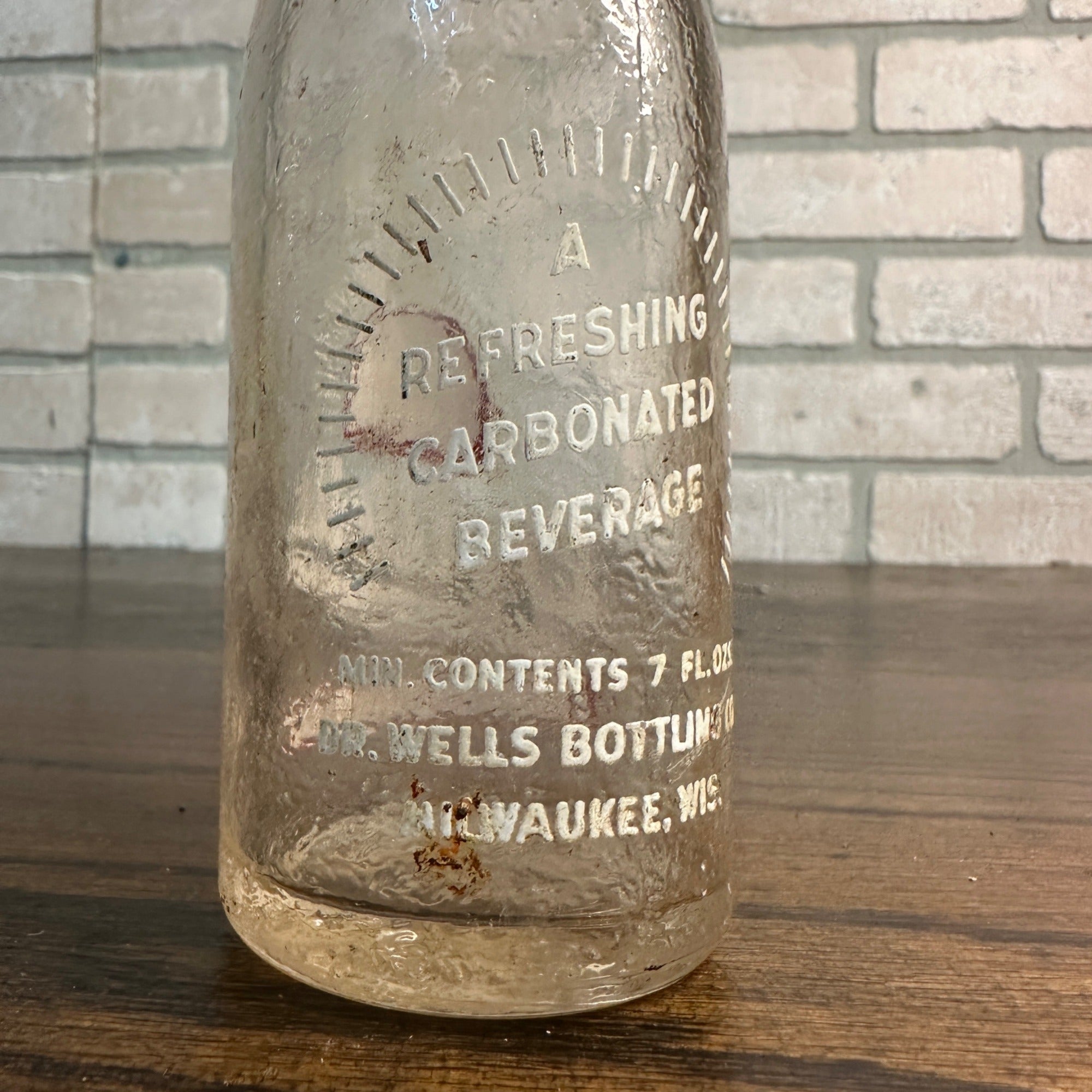 SCARCE Dr Wells Milwaukee Wisconsin ACL 7oz Soda Bottle