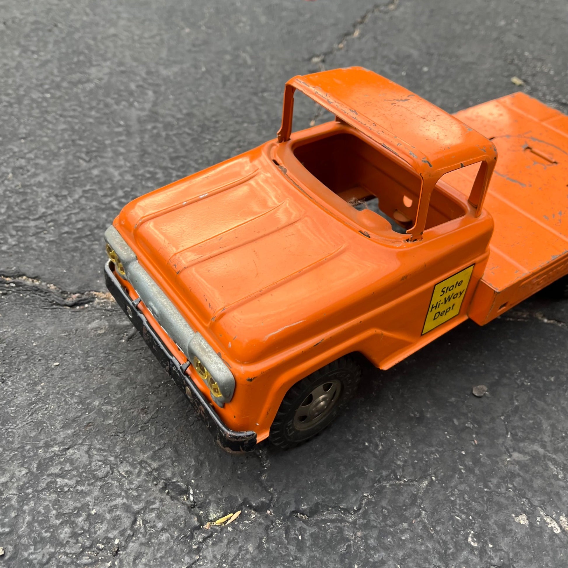 Vintage Tonka State Hi-Way Dept. Mobil Clam Truck Pressed Steel Toy - As-Is
