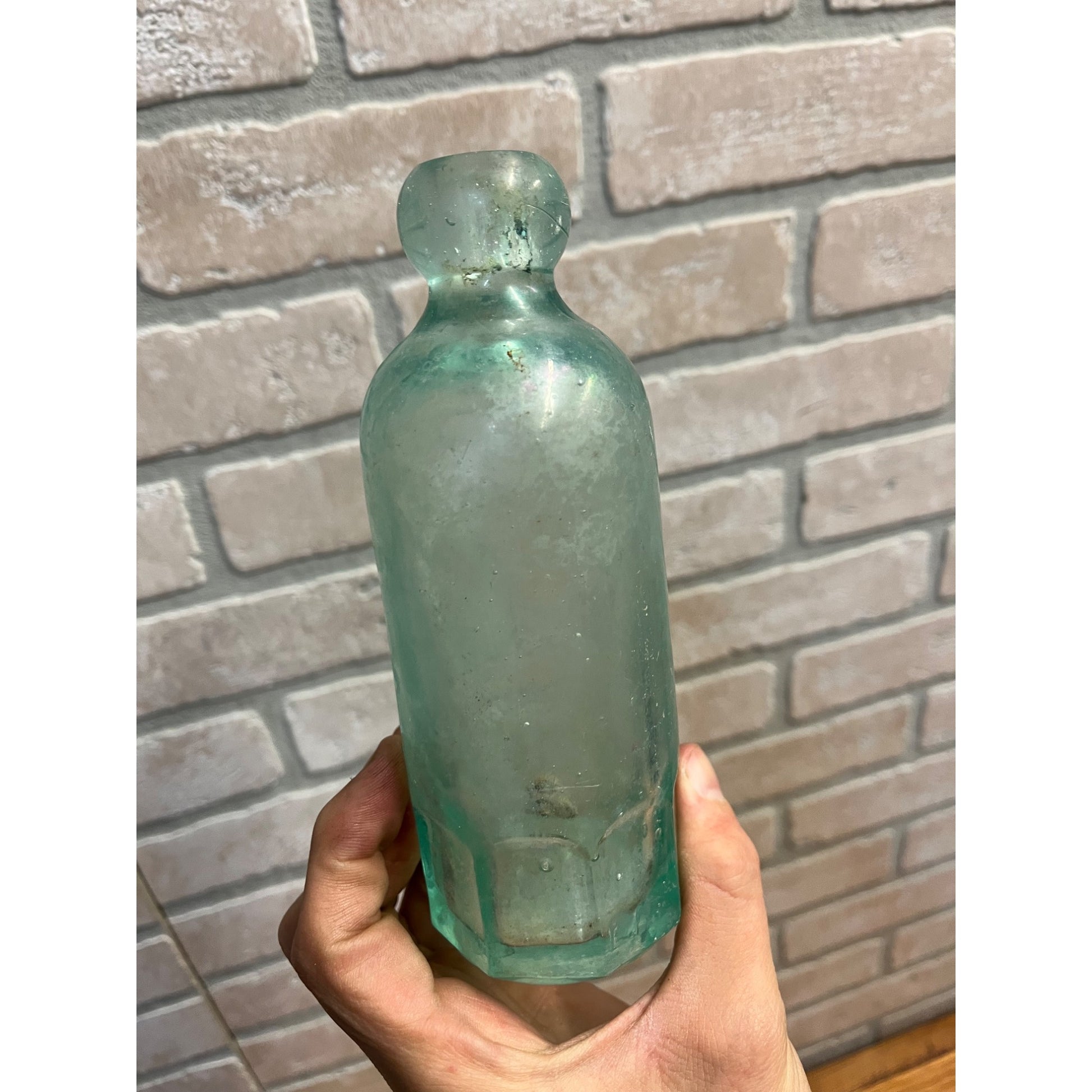 L. Werrbach c1890s Milwaukee Wis Aqua Blue Soda Bottle Blob Top Hutchinson