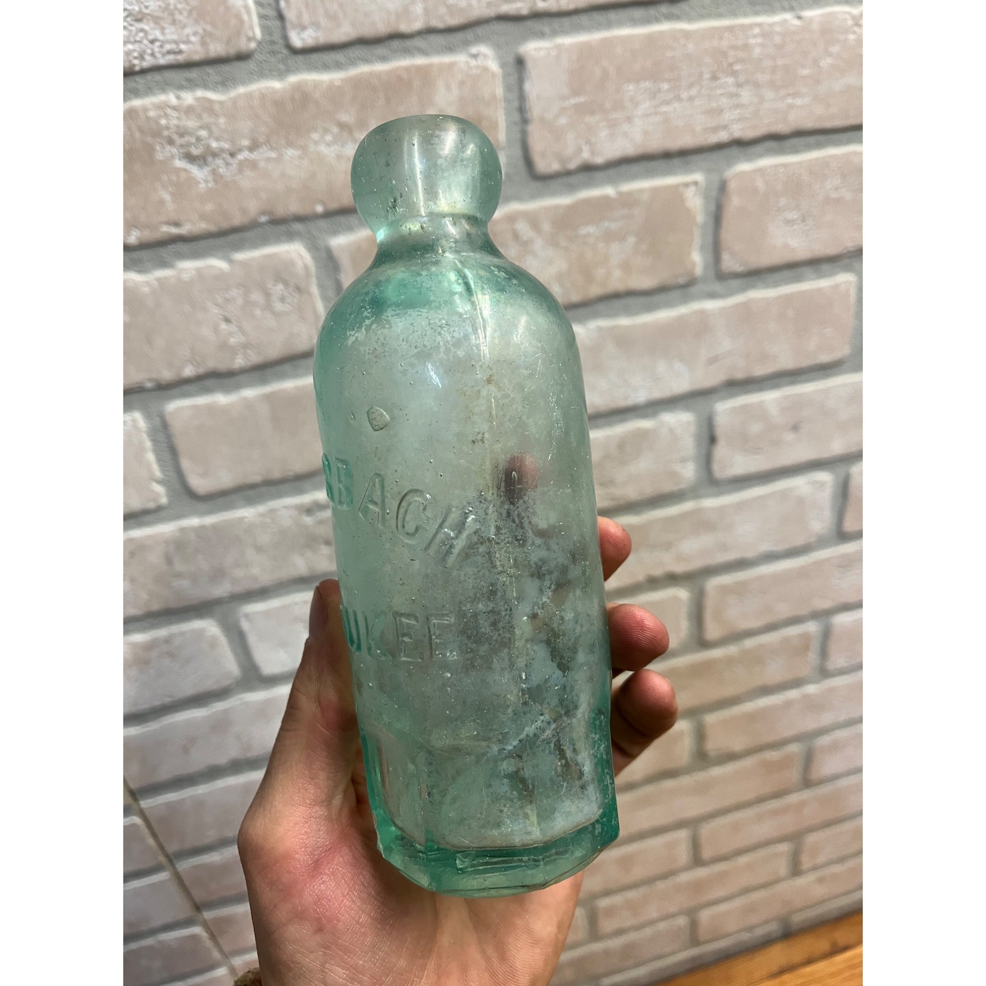 L. Werrbach c1890s Milwaukee Wis Aqua Blue Soda Bottle Blob Top Hutchinson
