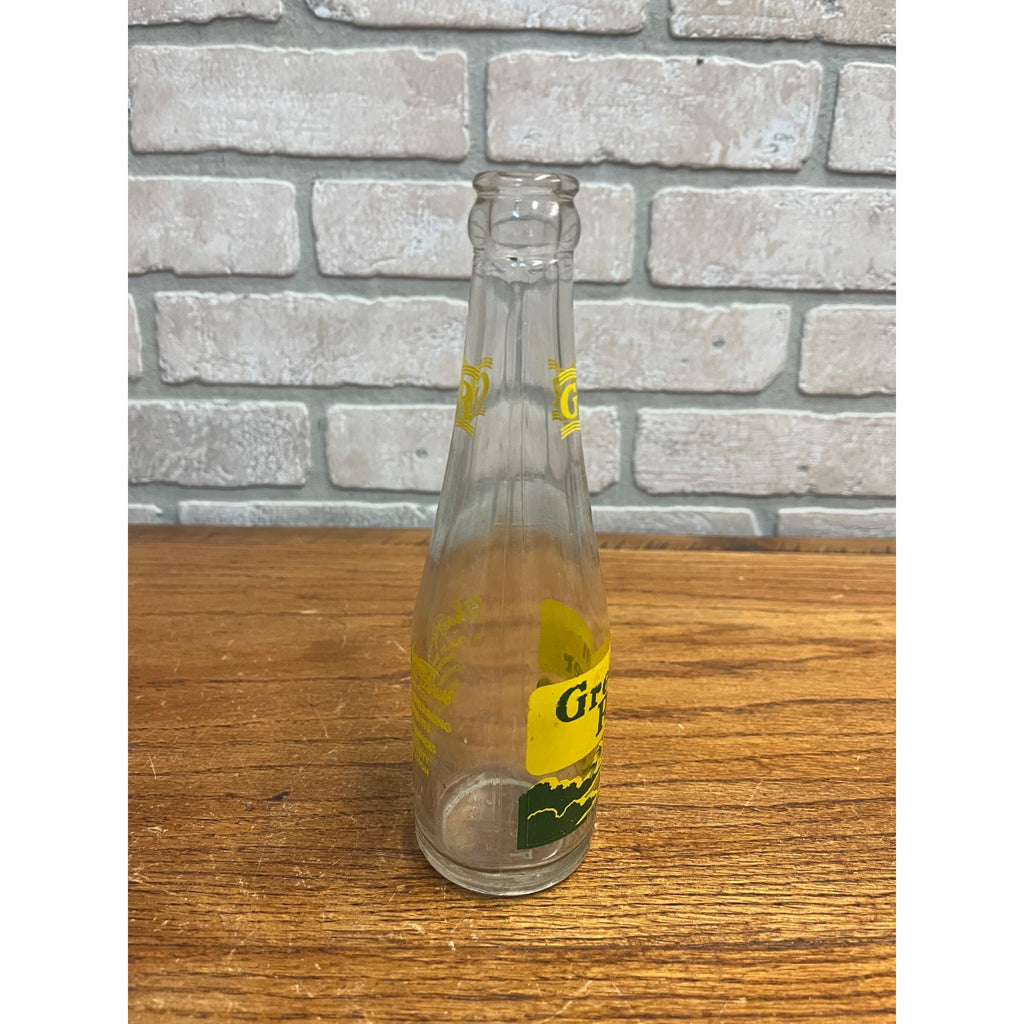 Vintage Green River ACL 7 Ounce Glass Soda Bottle 1947 Chicago Illinois