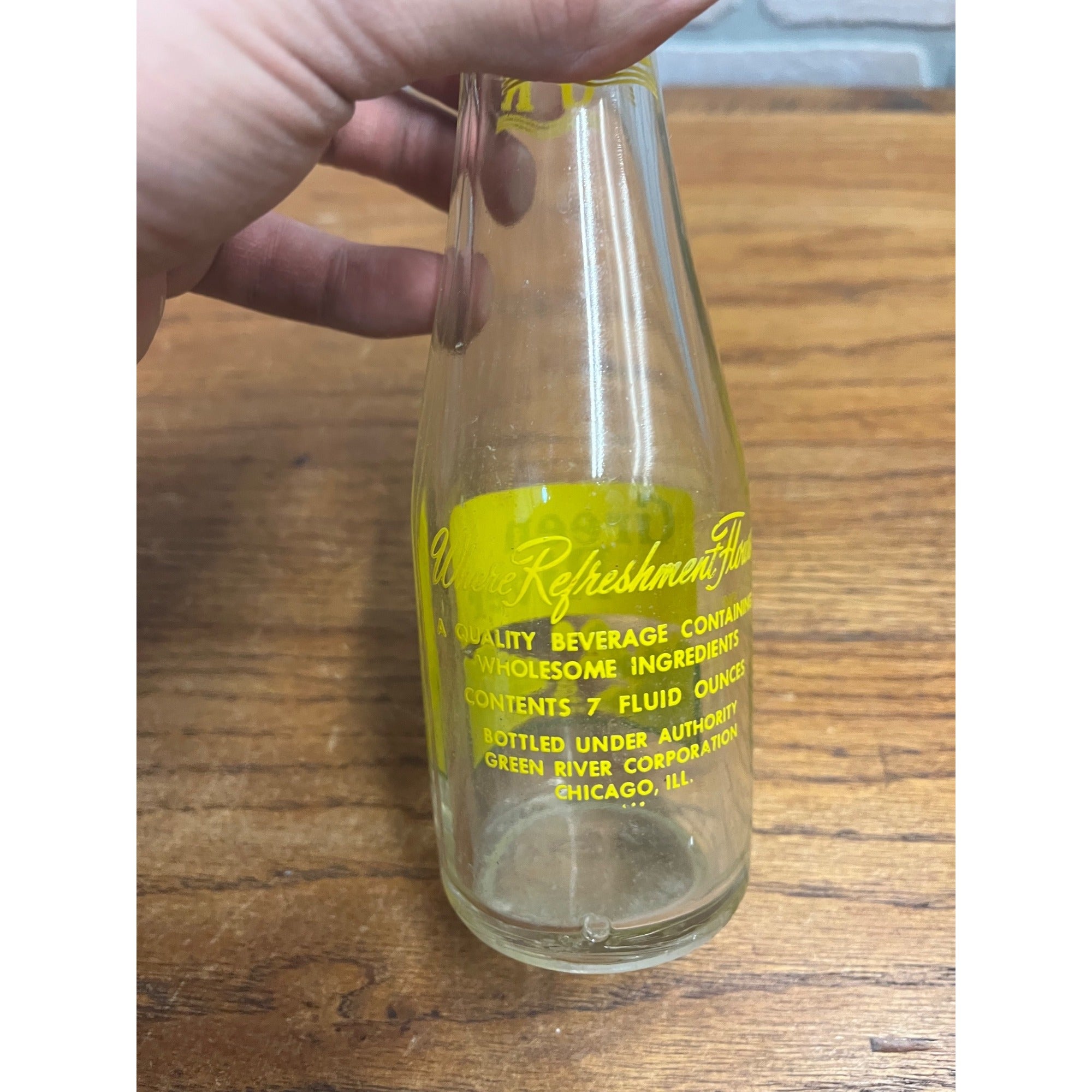 Vintage Green River ACL 7 Ounce Glass Soda Bottle 1947 Chicago Illinois