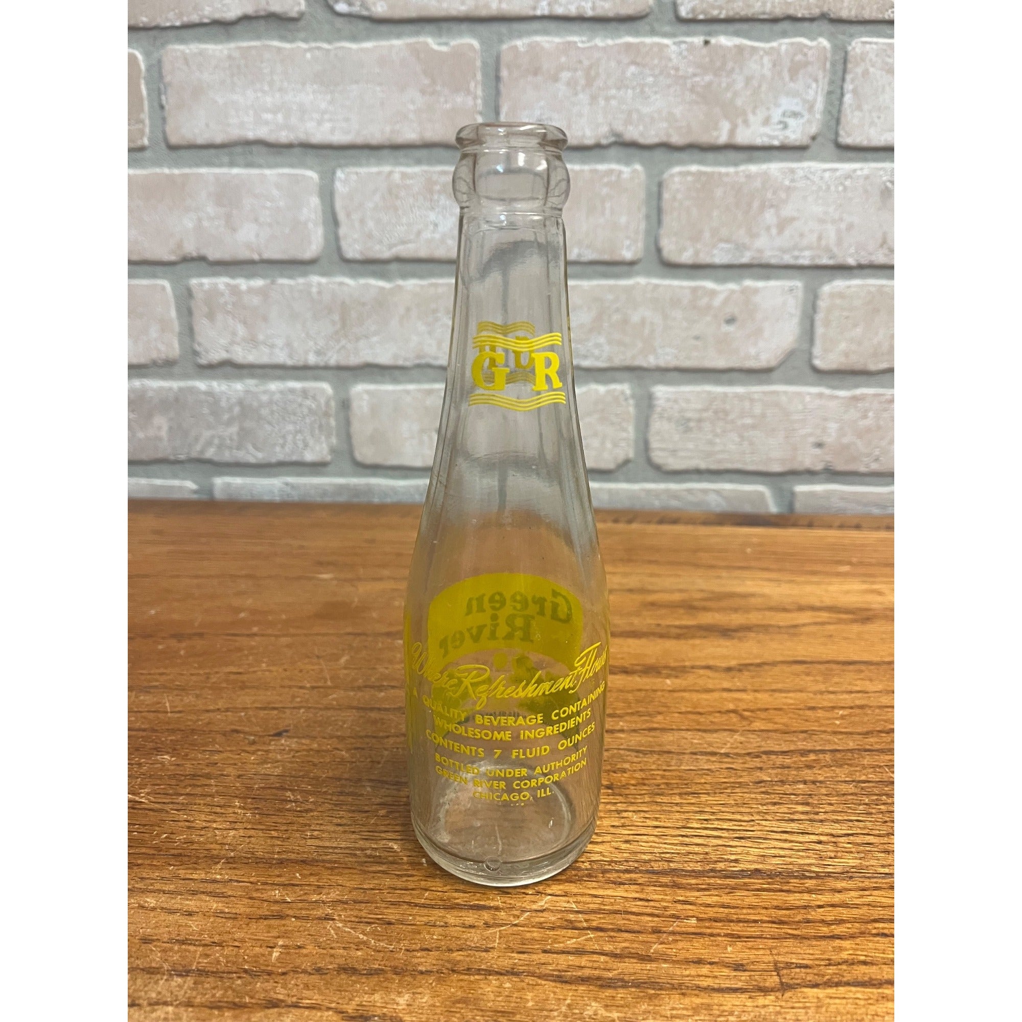 Vintage Green River ACL 7 Ounce Glass Soda Bottle 1947 Chicago Illinois