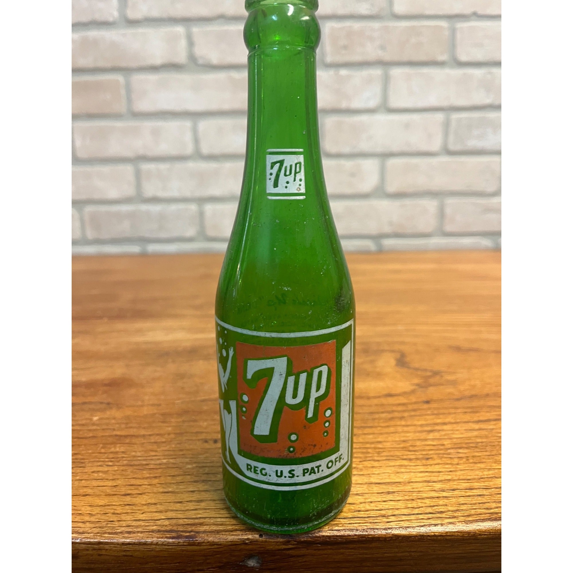 Vintage 1948 Seven-Up 7up ACL 7oz Soda Bottle Hastings Nebraska Swimsuit Girl