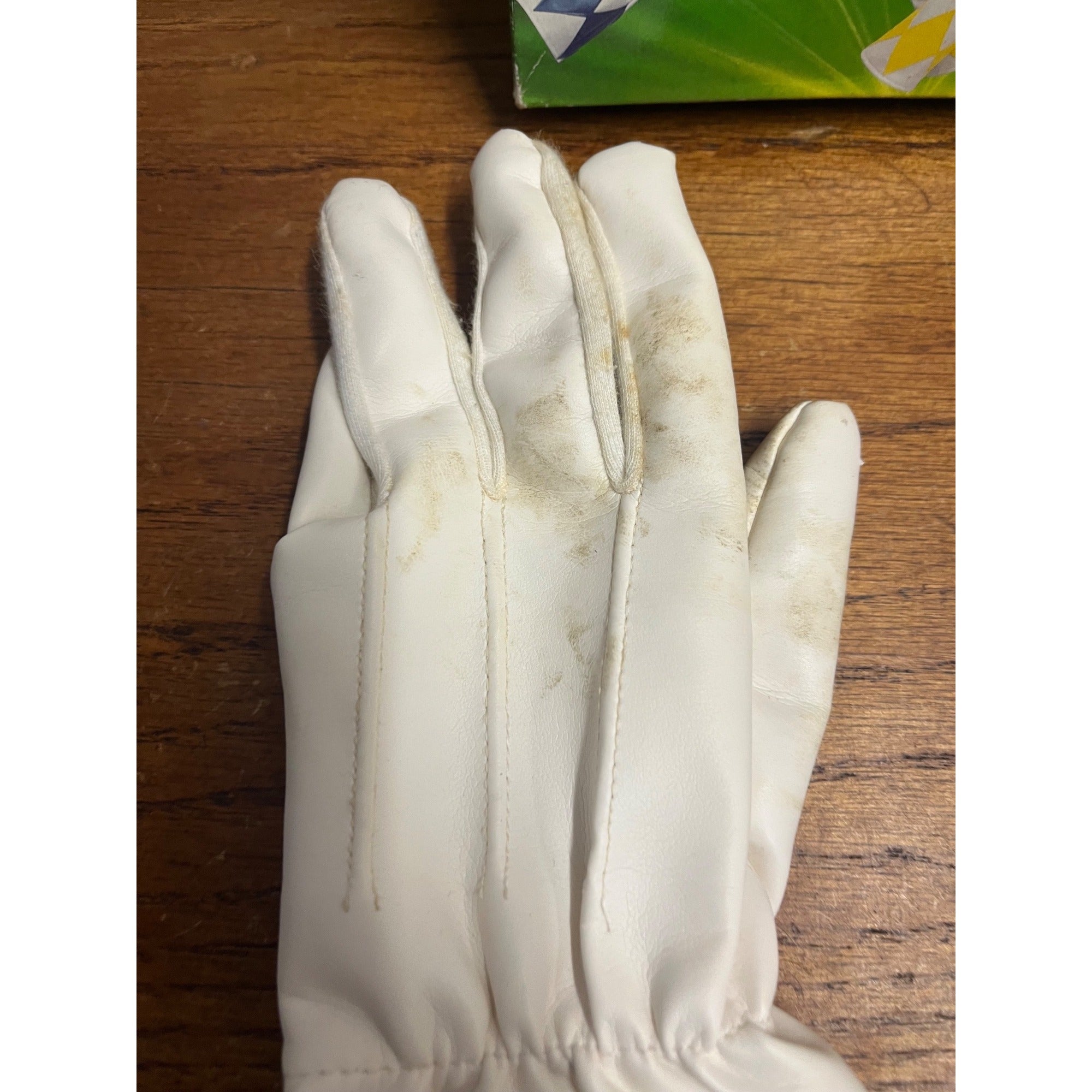 Vintage Mighty Morphin Power Rangers Sound Effect Gloves Yellow - Open Box