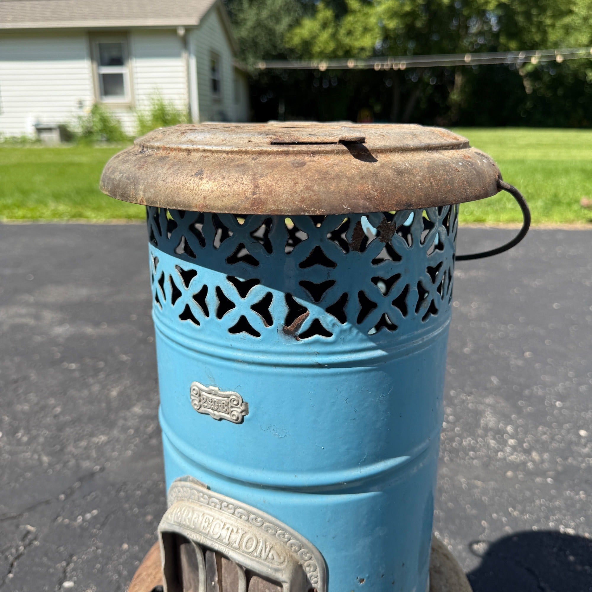 Antique Blue Enamel Perfection Oil Heater Cabin Parlor Stove Kerosene 240-c