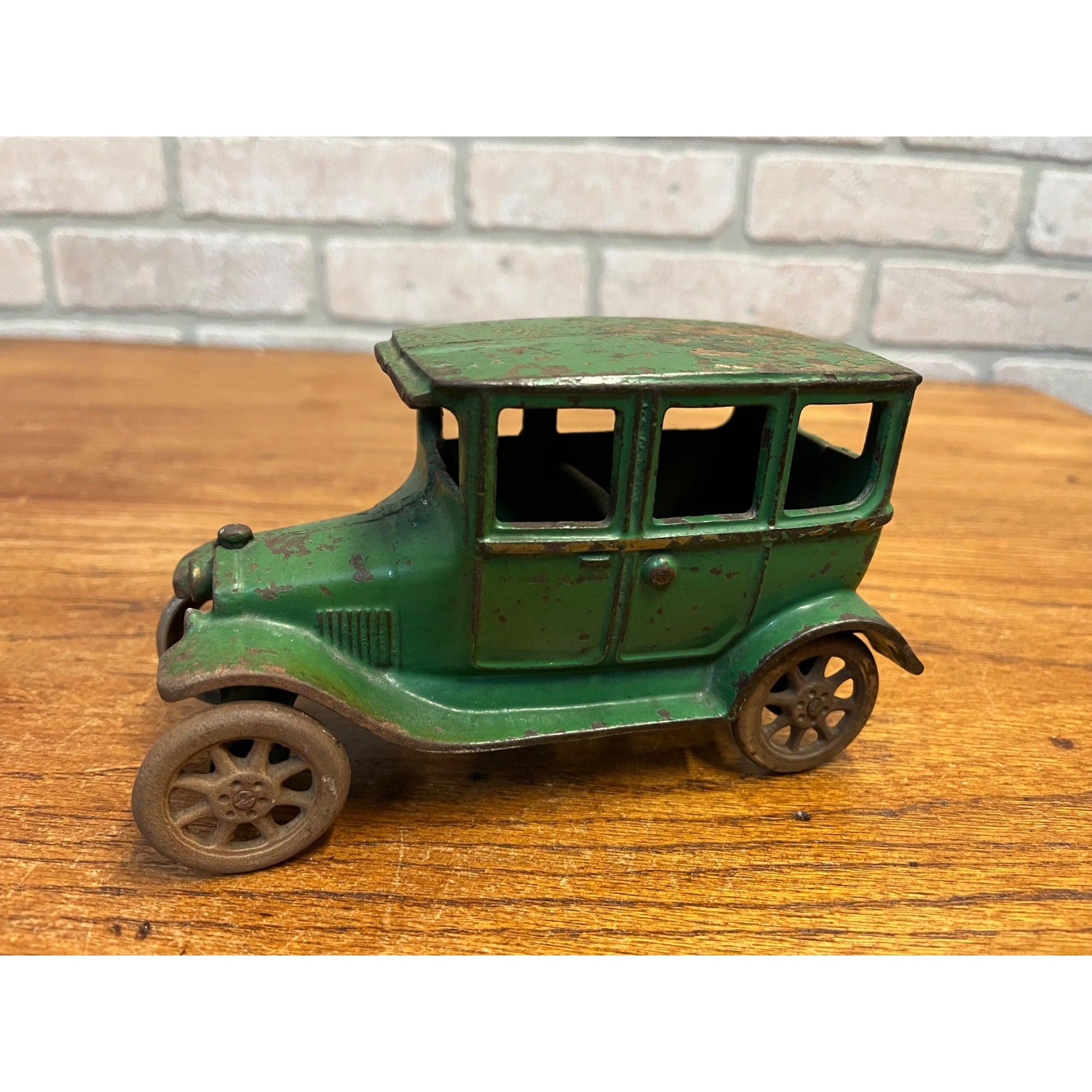 Antique Arcade Cast Iron Ford Model T Automobile 4-Door Original Green Paint Toy