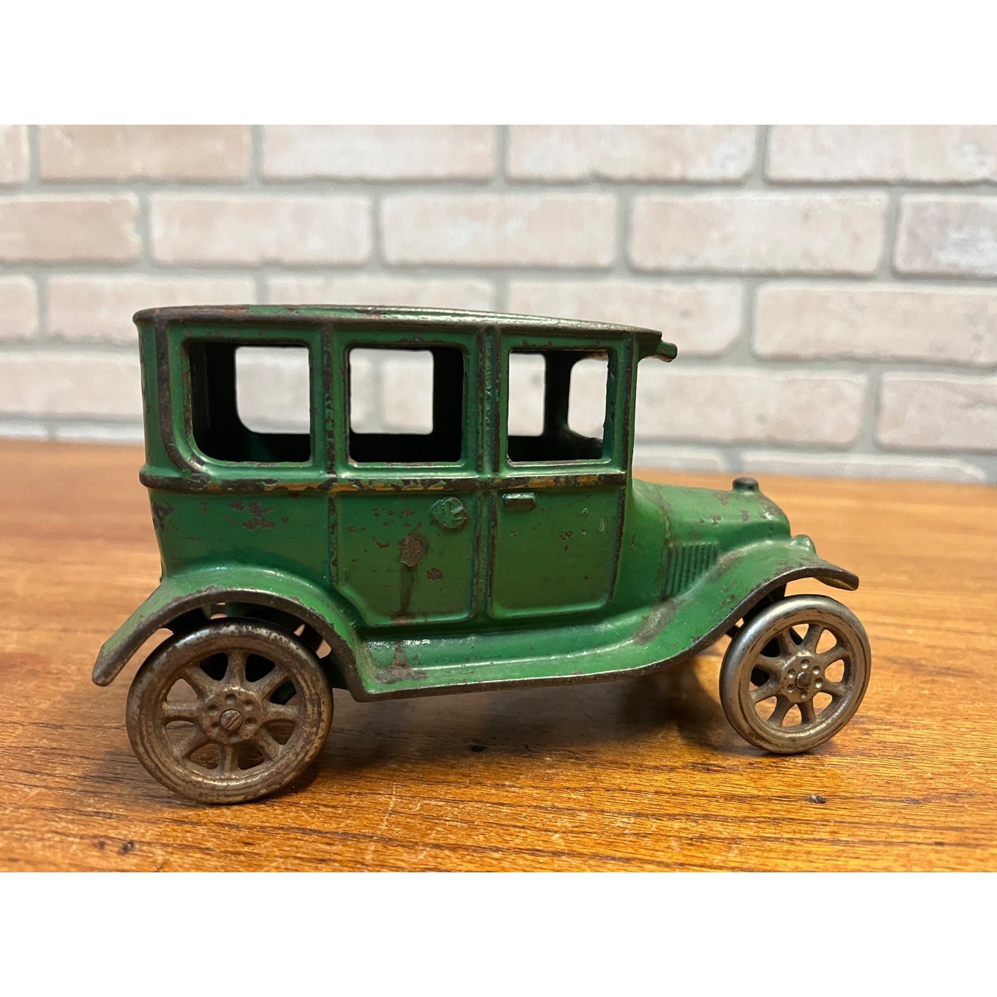 Antique Arcade Cast Iron Ford Model T Automobile 4-Door Original Green Paint Toy
