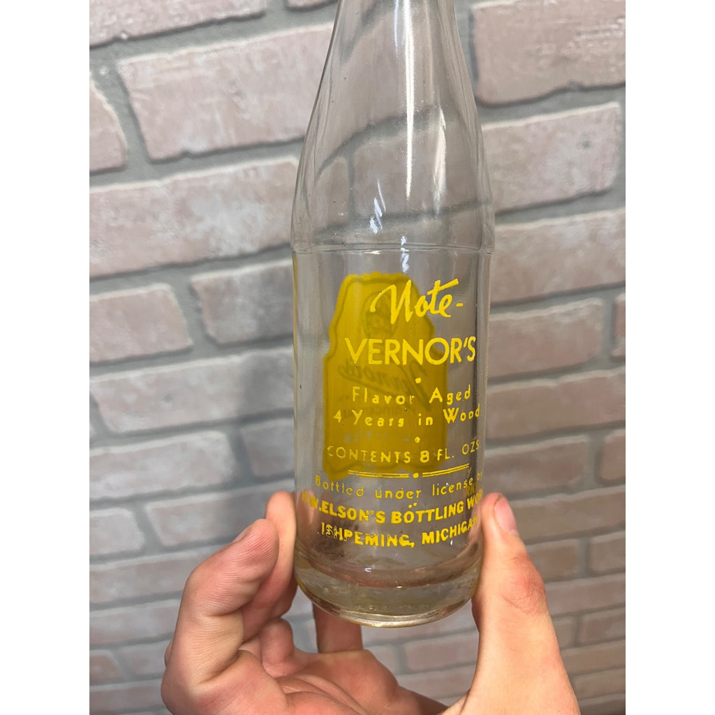 Vernor's Ginger Ale Soda Bottle Elsons Bottling Works Ishpeming MI Michigan ACL