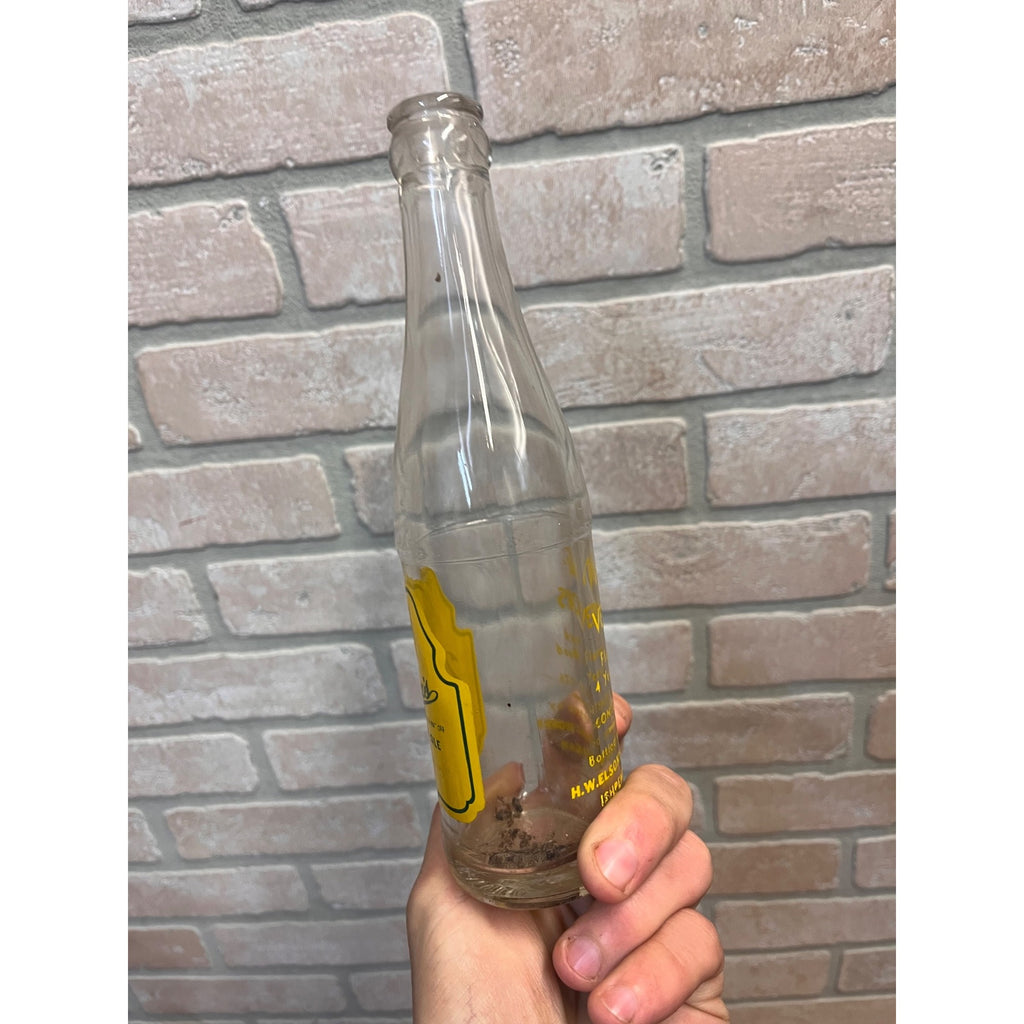 Vernor's Ginger Ale Soda Bottle Elsons Bottling Works Ishpeming MI Michigan ACL