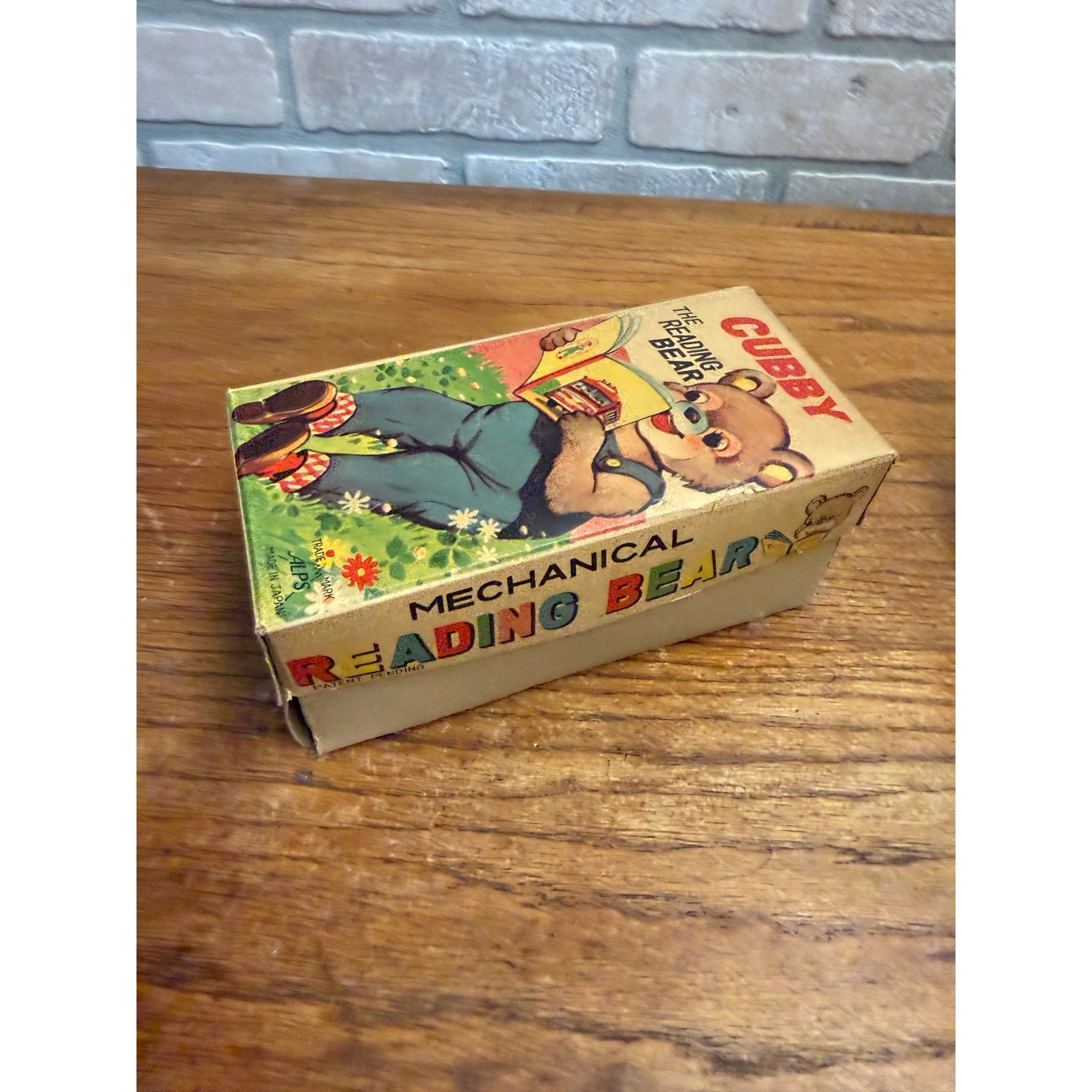 VINTAGE 1960s CUBBY THE READING BEAR MECHANICAL WIND-UP TIN LITHO TOY JAPAN