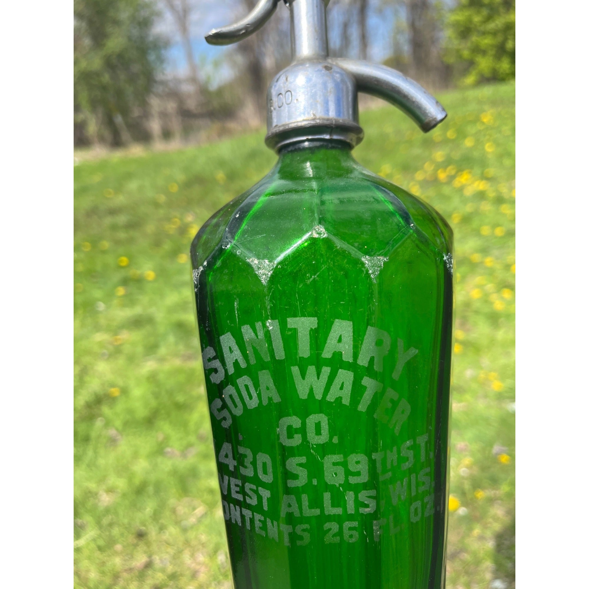 Vintage 1930s Sanitary Soda Water Co. West Allis Wis Wi Green Seltzer Bottle Paneled
