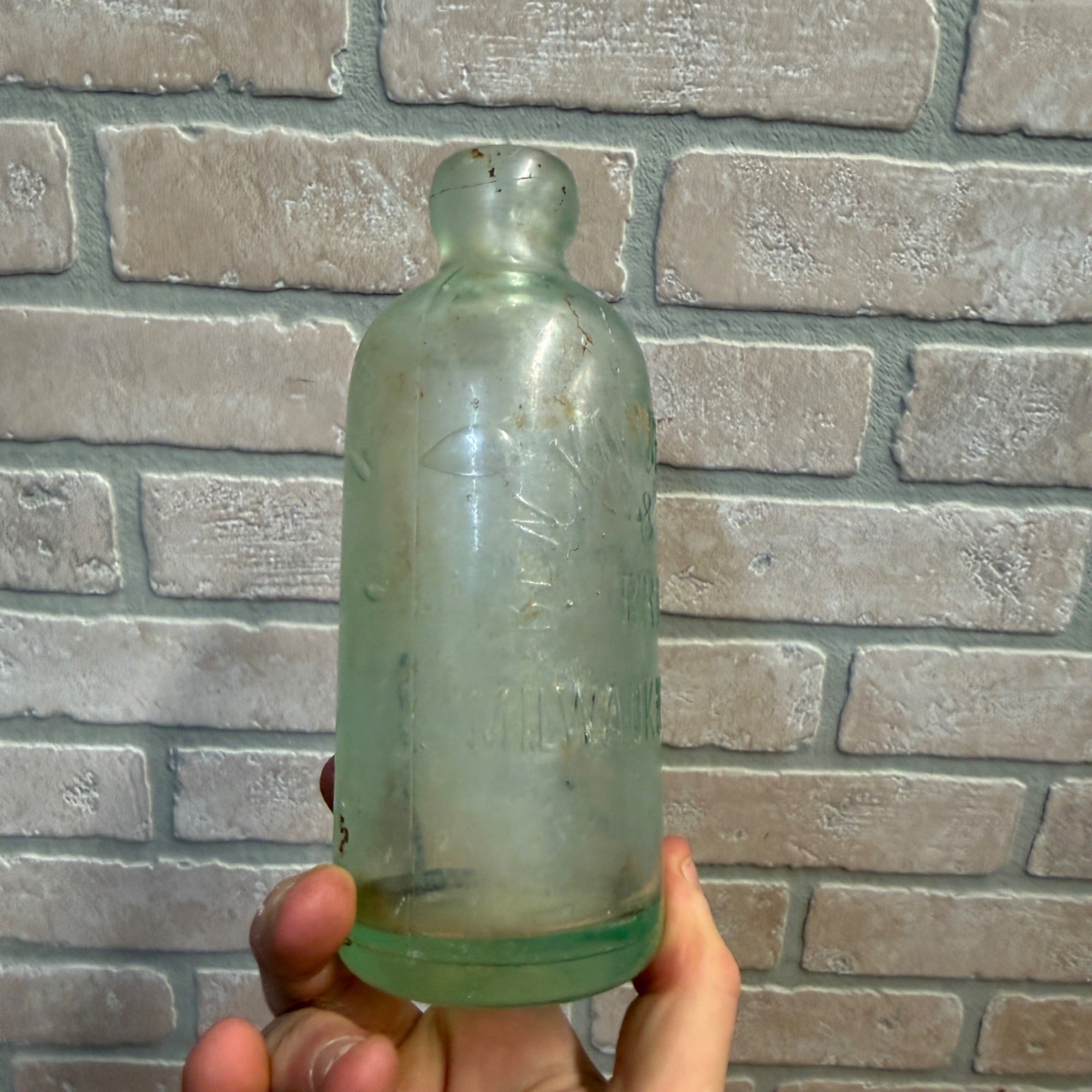 Ben Kornburger & Bro Milwaukee Wisconsin Blob Top Hutchinson Soda Bottle