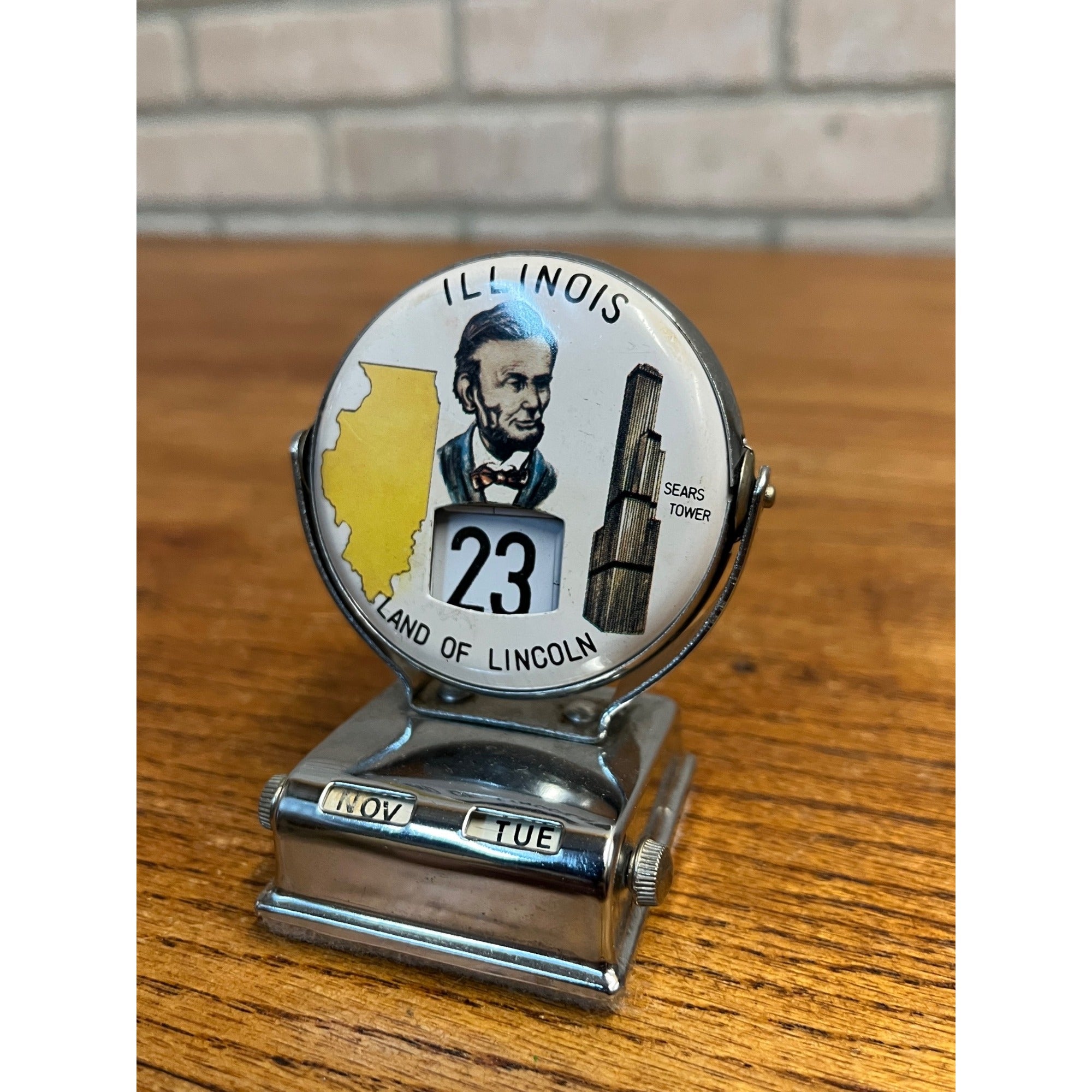 Vintage Perpetual Flip Mechanical Desktop Calendar Metal Illinois Land of Lincoln