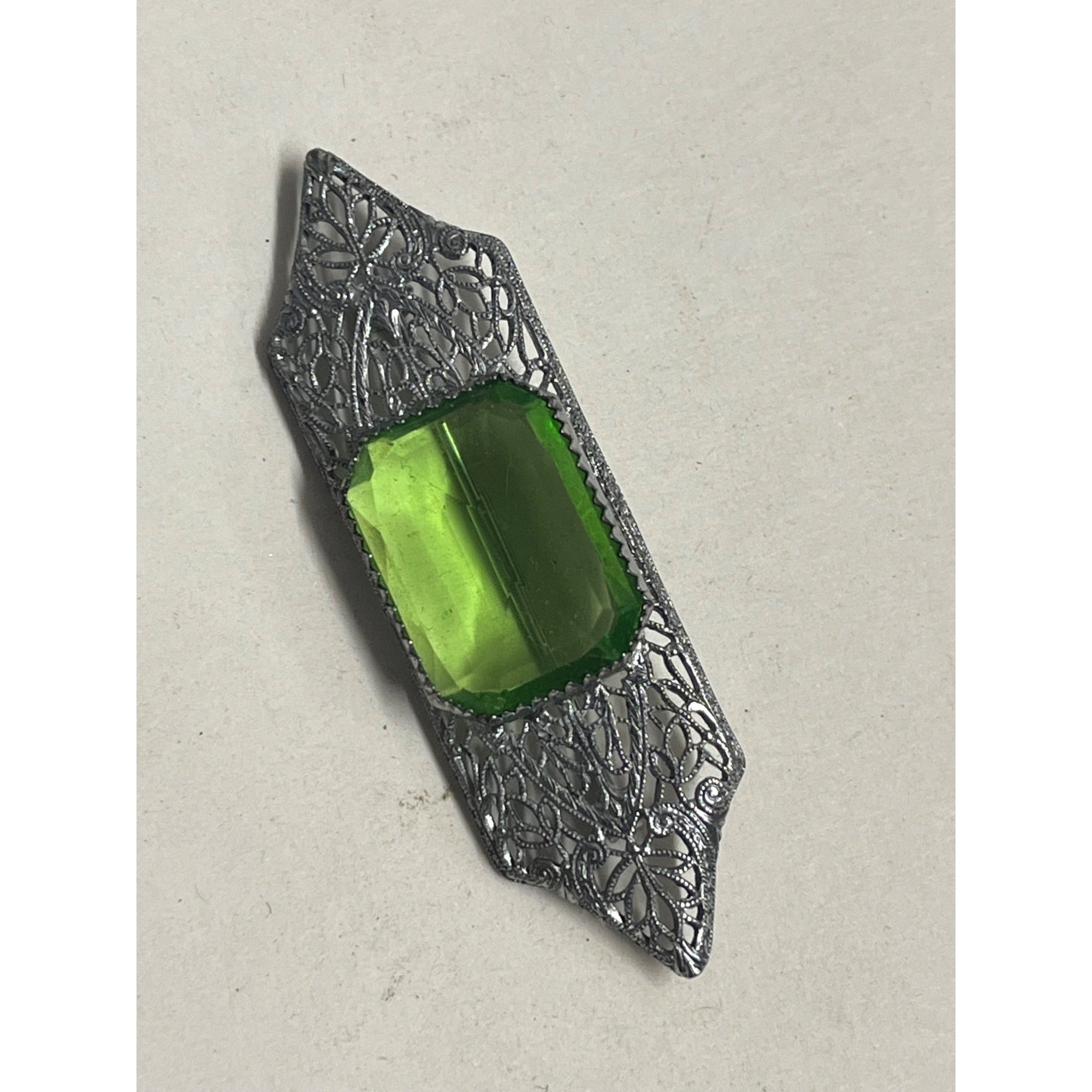 Vintage Art Deco Silver Tone Filigree Brooch Green Glass Emerald Cut Pin