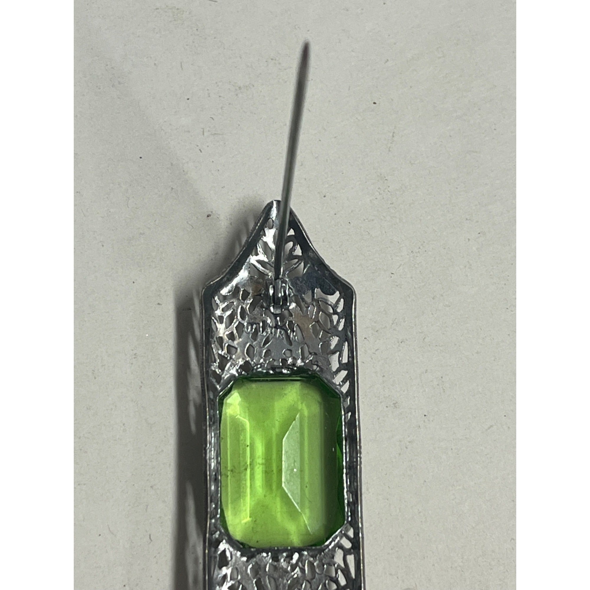 Vintage Art Deco Silver Tone Filigree Brooch Green Glass Emerald Cut Pin